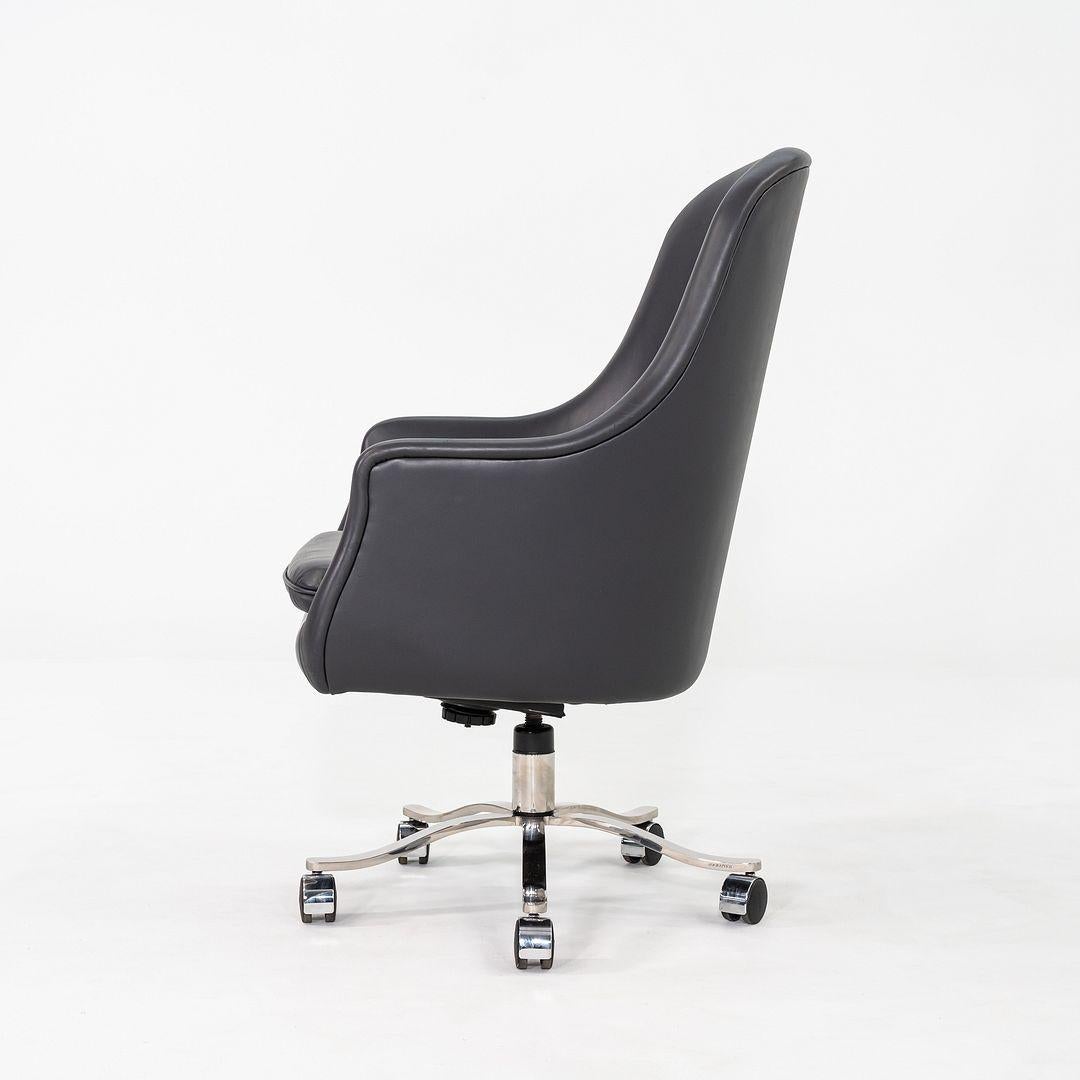 2006 Nicos Zographos Alpha Bucket Executive Desk Chair in Grey Leather Bon état - En vente à Philadelphia, PA