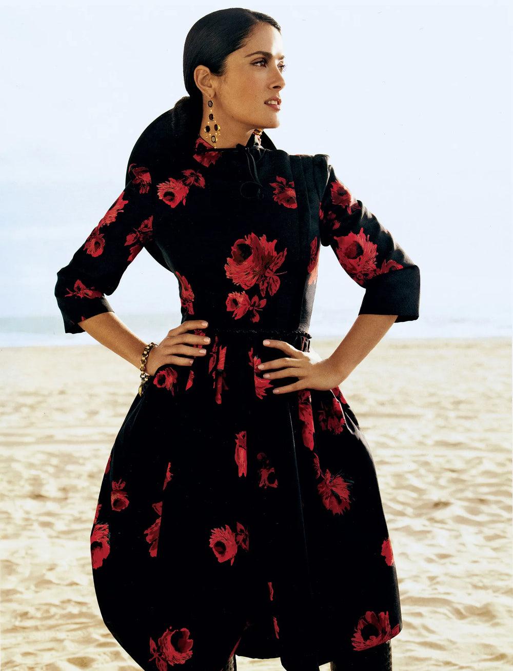 2006 Prada Laufsteg Dokumentiertes Kleid aus schwarzer Seide und rotem Rosendruck im Angebot 1