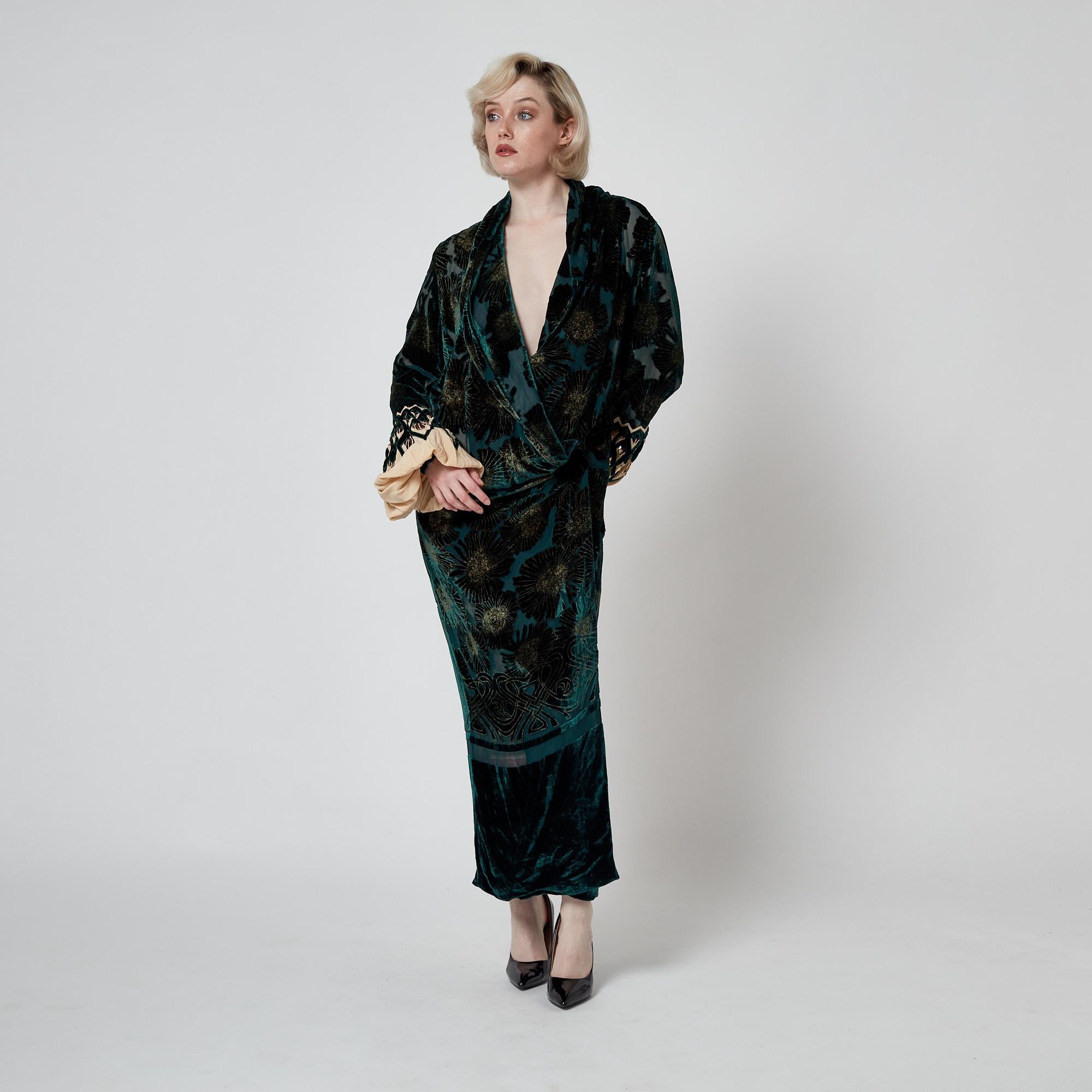 2006 Roberto Cavalli Runway Greene & Greene Greene in velluto goffrato in vendita 4