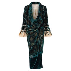 2006 Roberto Cavalli Runway Robe manteau en velours gaufré de soie verte