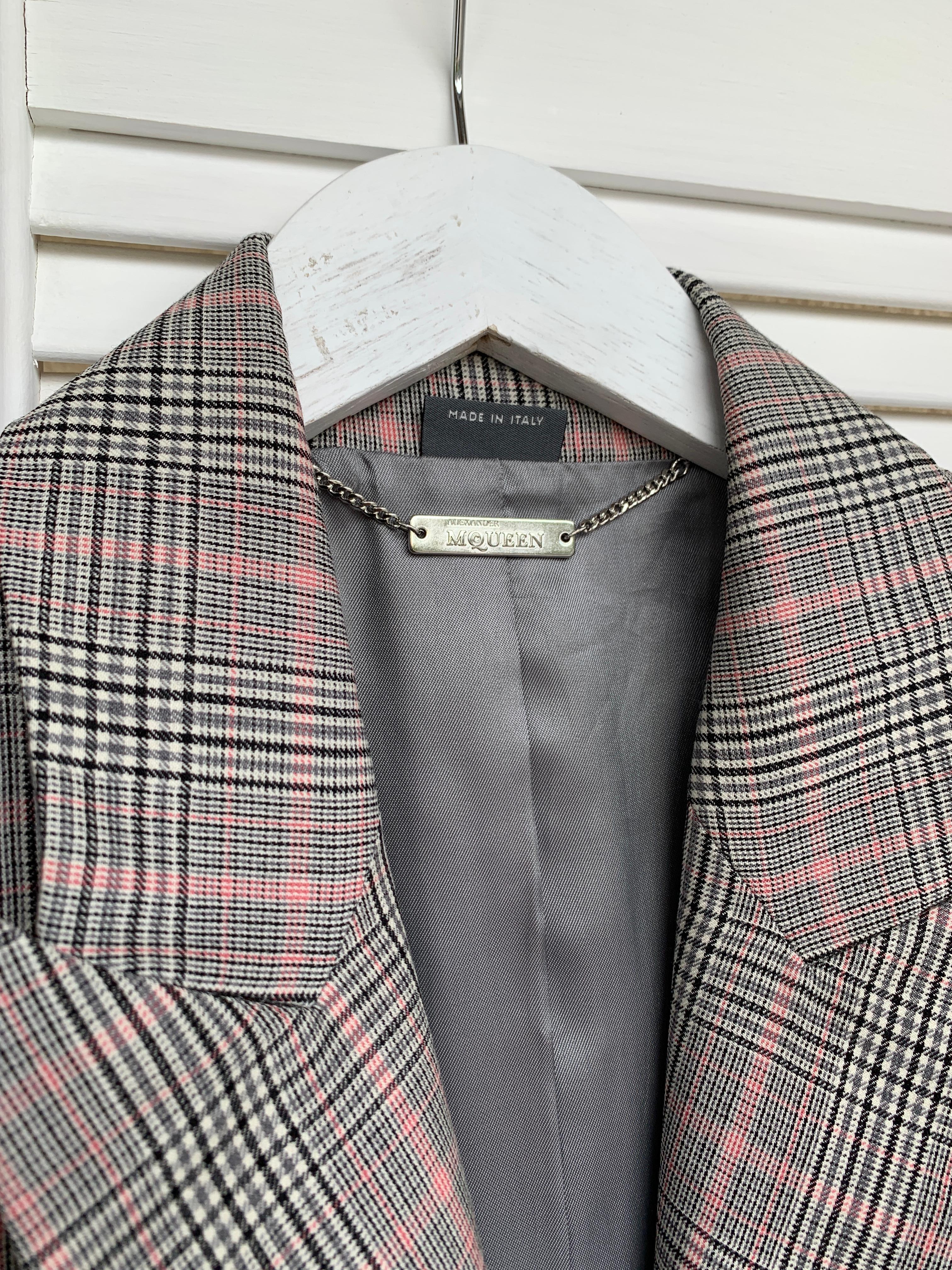 2007 Alexander McQueen Prinz von Wales 2007 graue Wollweste Grau im Angebot 20