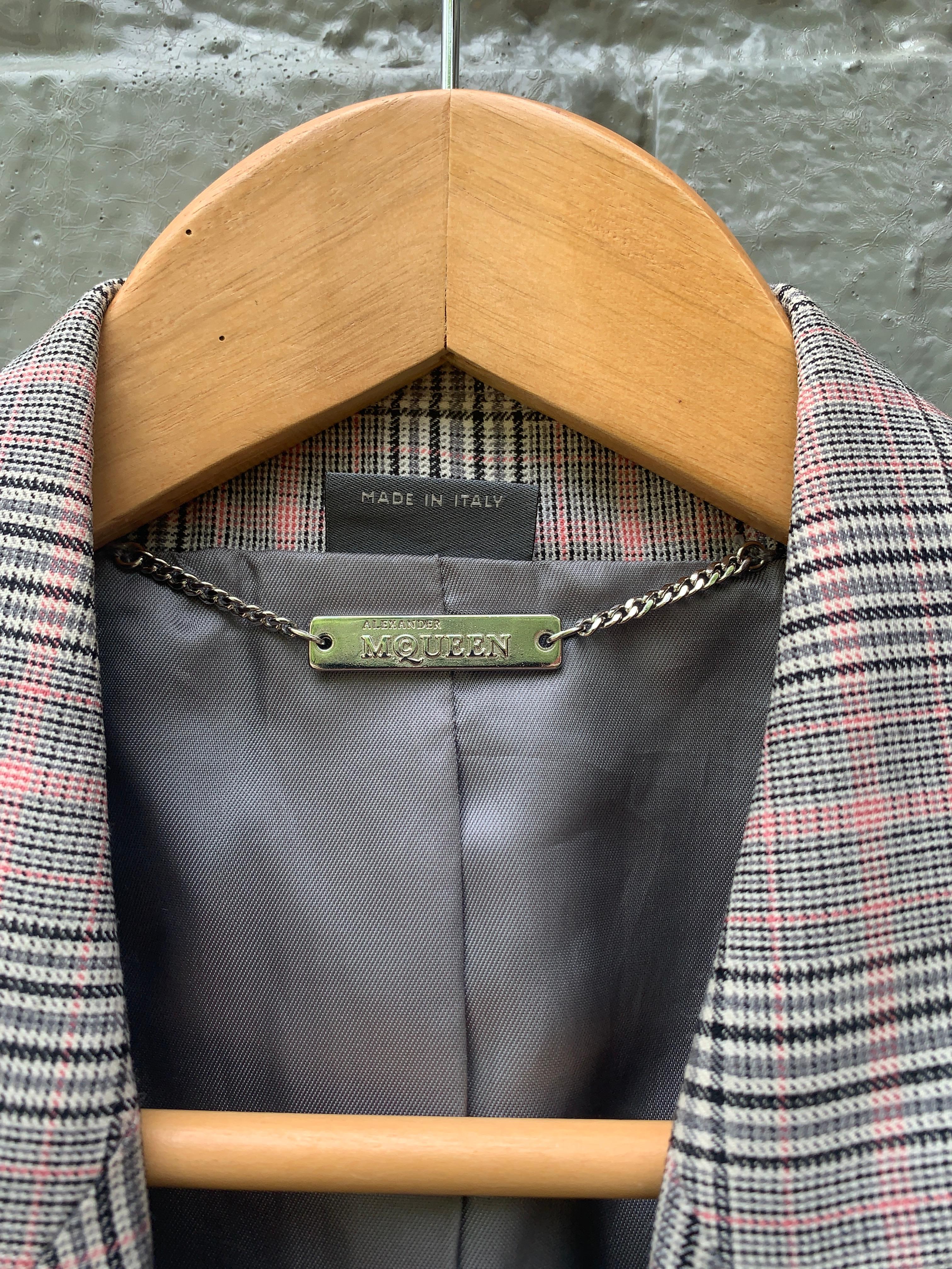 2007 Alexander McQueen Prinz von Wales 2007 graue Wollweste Grau im Angebot 2