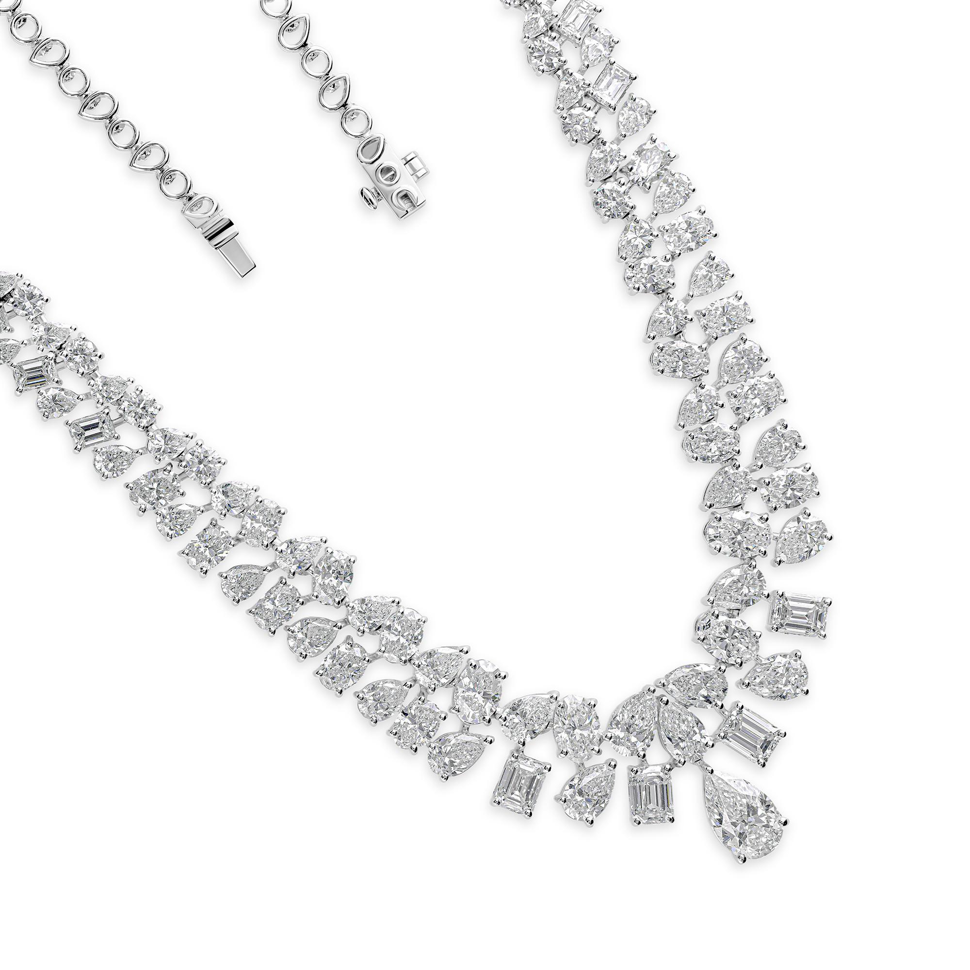 Segui la vetrina di Spectrum Jewels per vedere le ultime collezioni e i pezzi esclusivi. Spectrum Jewels è orgoglioso di essere considerato un Top Seller su 1stdibs con recensioni a 5 stelle da parte dei clienti. Tutti gli articoli da noi prodotti