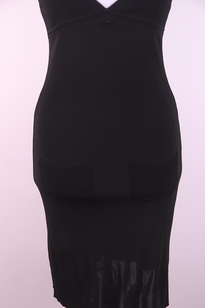 Robe Chanel 07C
2007 
mannequin 84,5 cm x 62 cm x 91 cm mannequin 33,35 in x 24,49 in x 35,79 in

Aisselles : 36 cm / 14.17 pouces
Longueur : 99cm / 38.98 pouces
Hanches : 80 cm / 31.50 inches