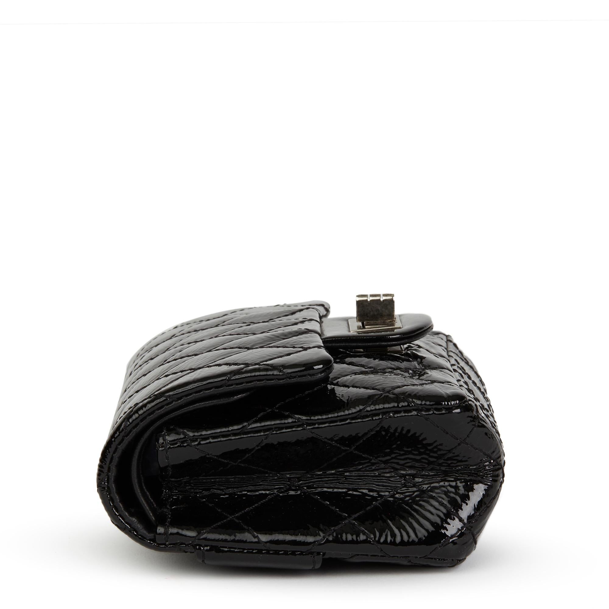 2007 Chanel Black Quilted Aged Patent Leather 2.55 Reissue Clutch In Excellent Condition In Bishop's Stortford, Hertfordshire