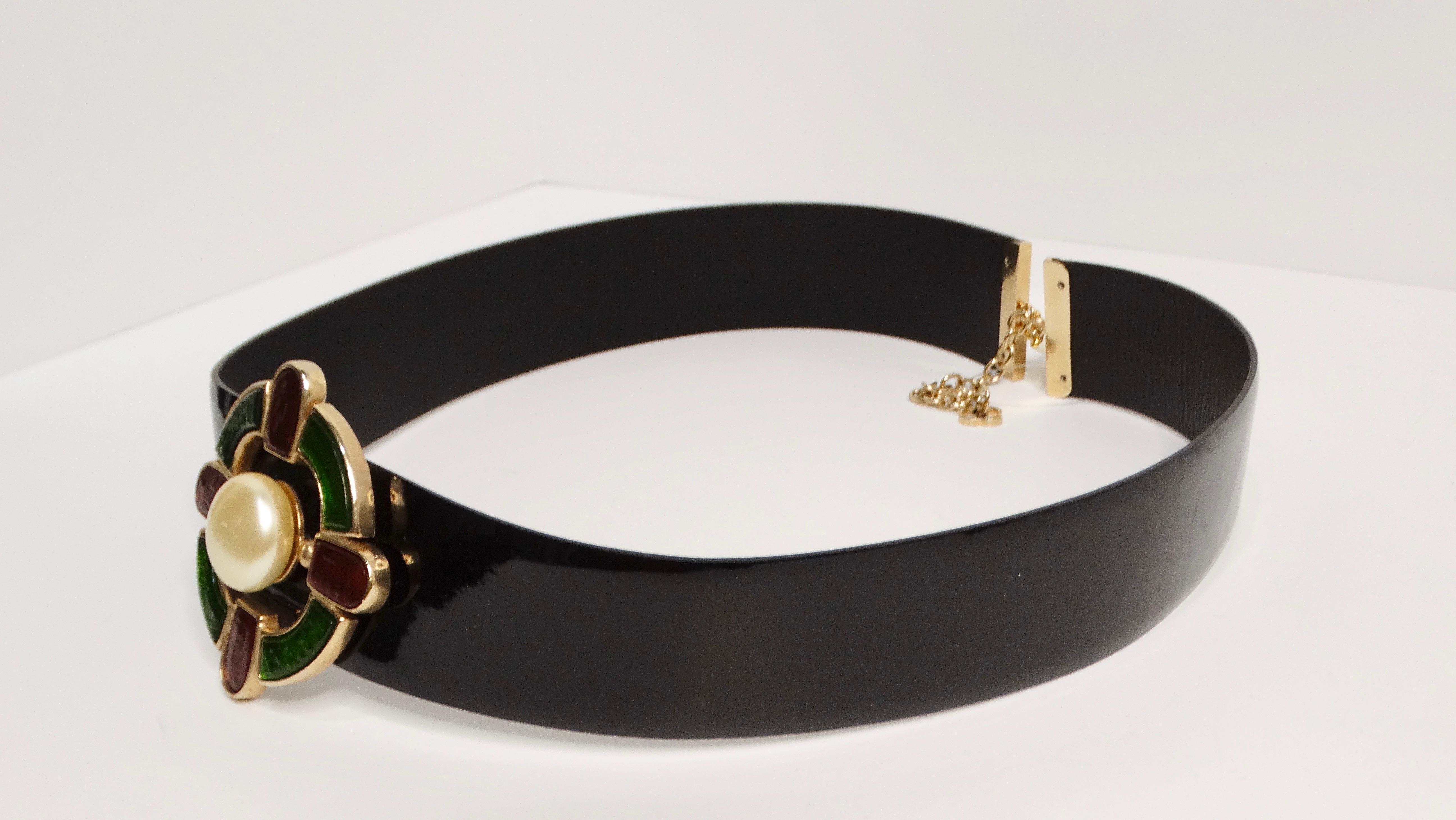 Women's 2007 Chanel Gripoix Medallion Patent Leather Belt with Pearl For Sale