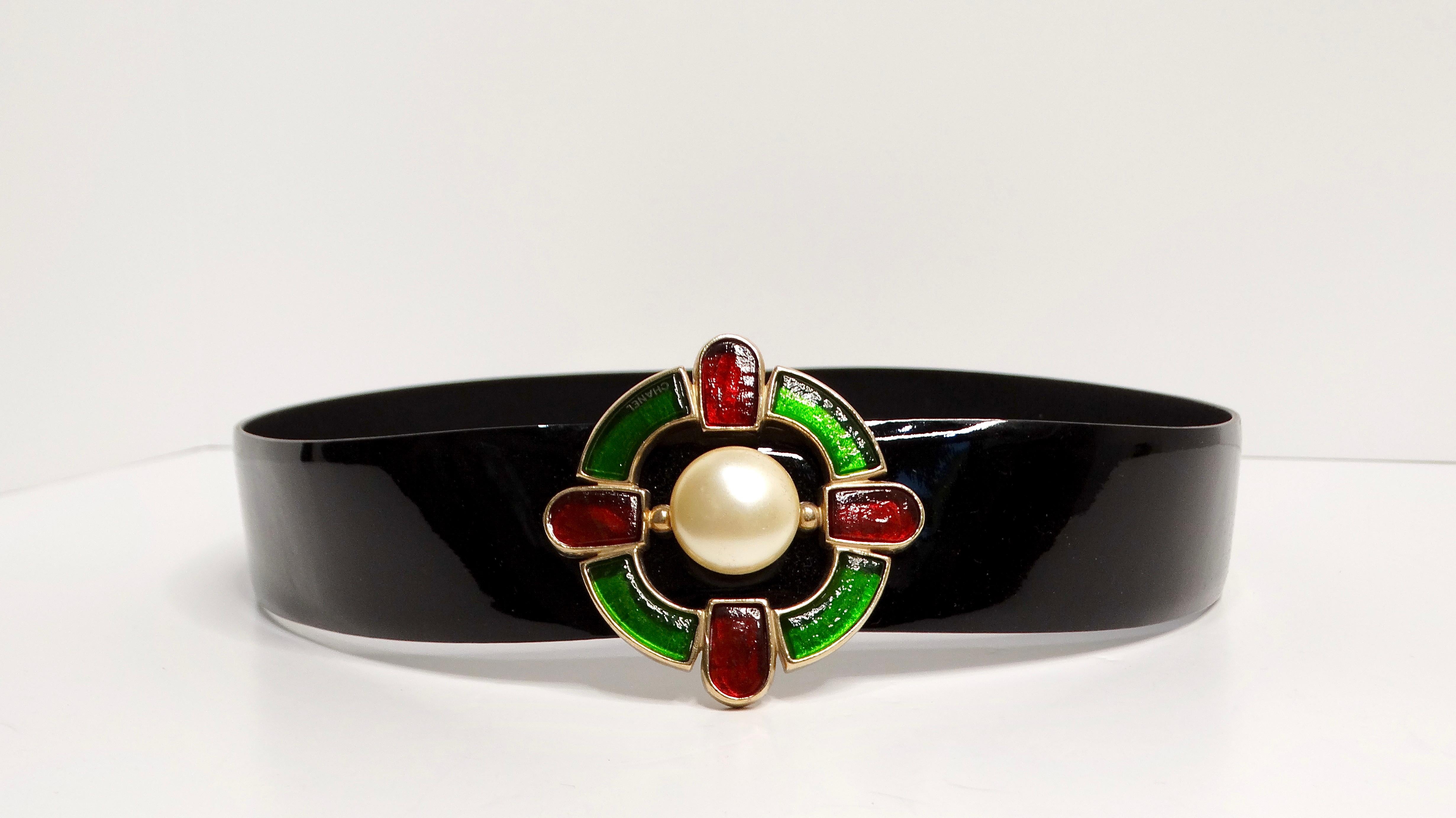 2007 Chanel Gripoix Medallion Patent Leather Belt with Pearl For Sale 2