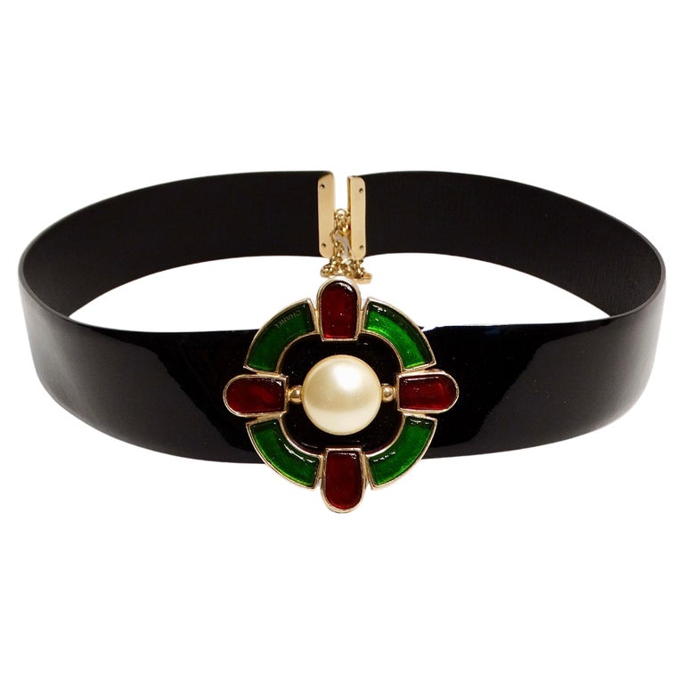 Ceinture Gripoix en cuir verni avec perles Chanel 2007 En vente