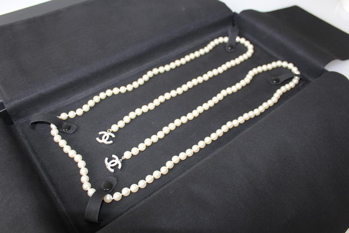 Women's 2007 Chanel Pearls Long Necklace