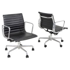 2007 Herman Miller Eames Aluminium Group Management-Schreibtischstühle aus schwarzem Leder