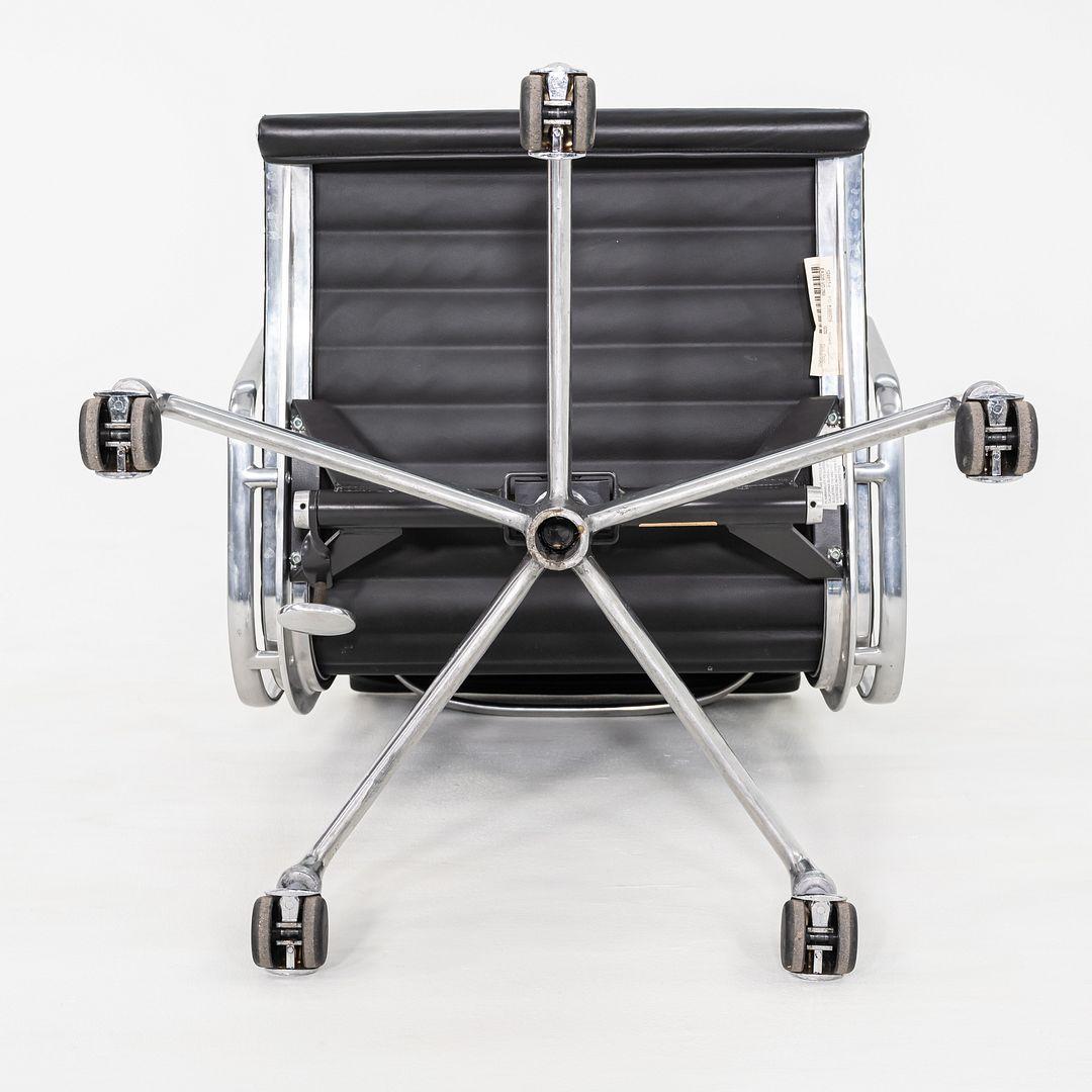 2007 Herman Miller Eames Aluminium Group Management-Schreibtischstühle aus schwarzem Leder im Angebot 2