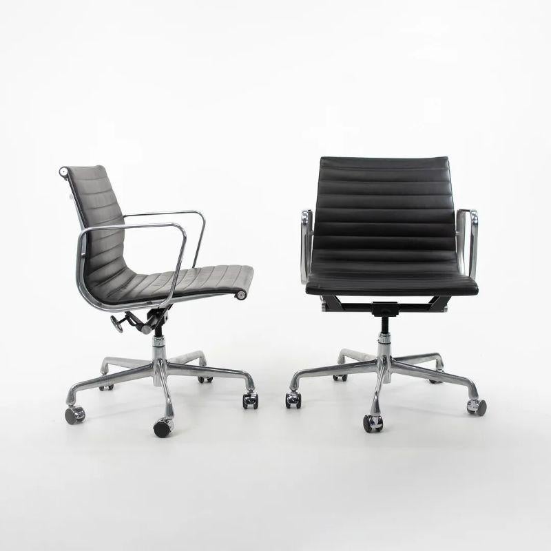 2007 Herman Miller Eames Aluminum Group Management Desk Chairs in Leather In Good Condition For Sale In Philadelphia, PA