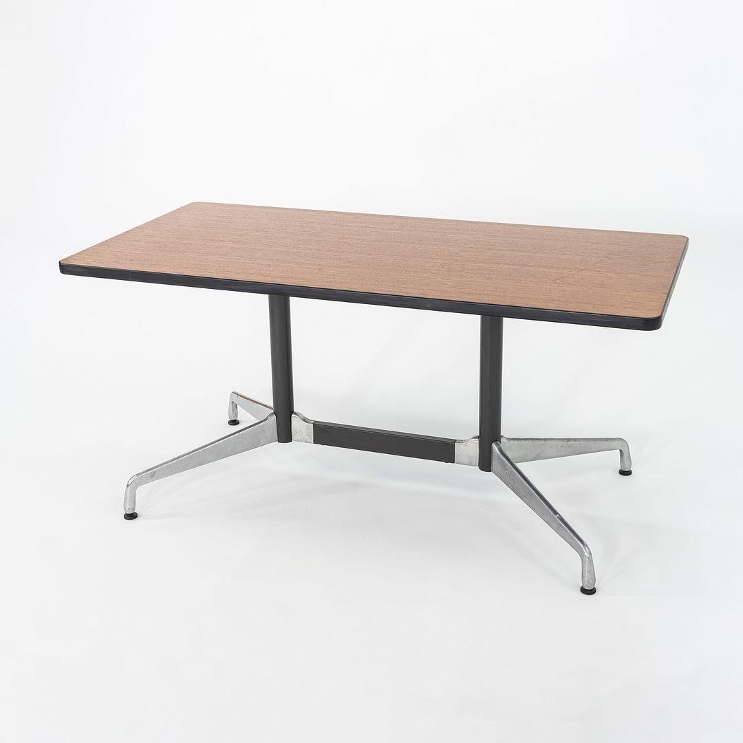 2007 Herman Miller Mesa de comedor segmentada Eames / Mesa de conferencias en roble oscuro en venta 3
