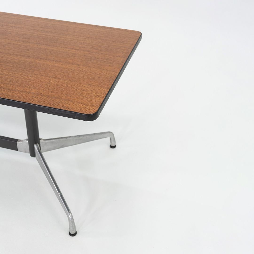 2007 Herman Miller Mesa de comedor segmentada Eames / Mesa de conferencias en roble oscuro en venta 4
