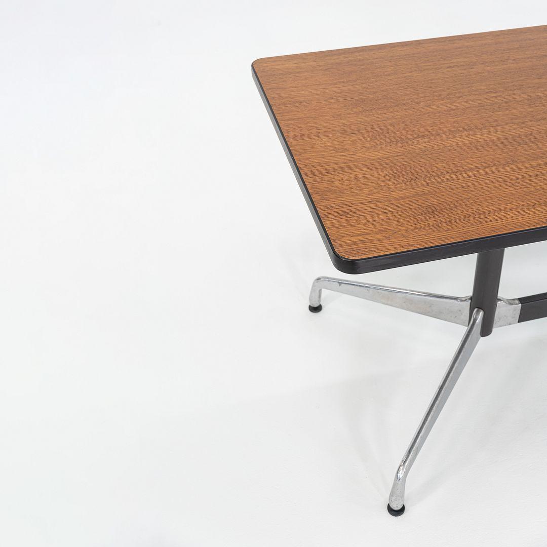 2007 Herman Miller Mesa de comedor segmentada Eames / Mesa de conferencias en roble oscuro en venta 5