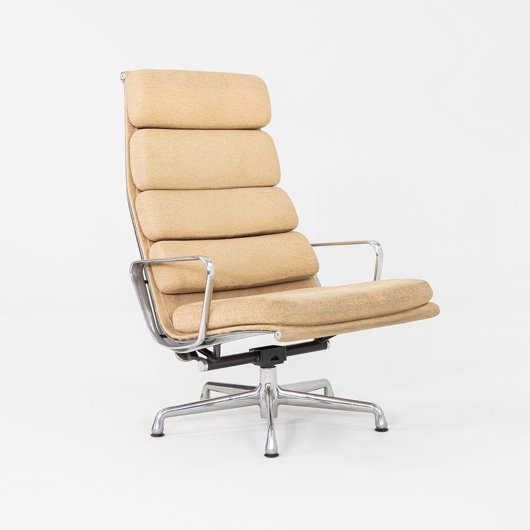 2007 Herman Miller Eames Liegesessel mit weichem Polsterung und hafermehlfarbenem Stoff im Angebot 5