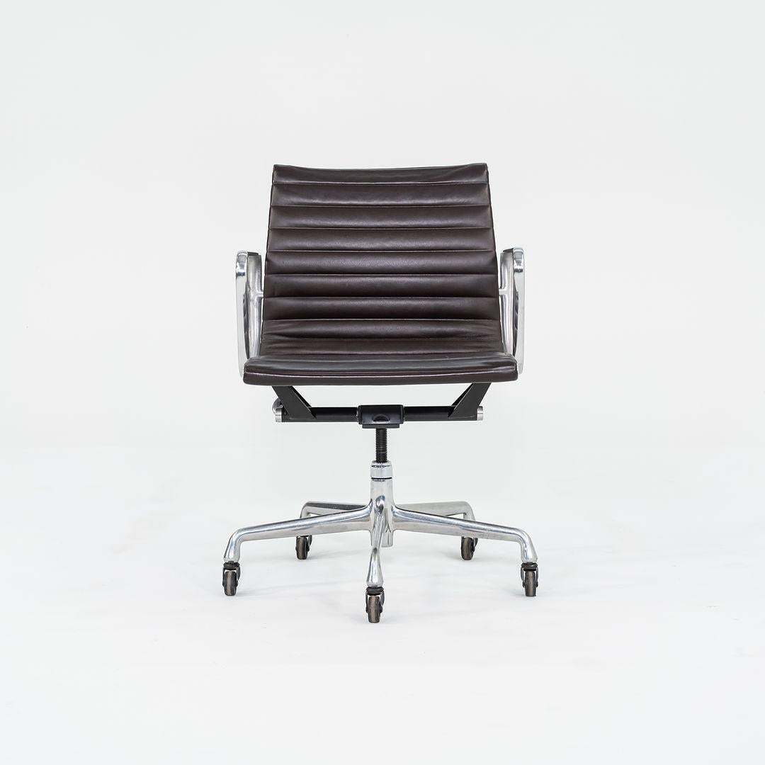2007 Herman Milles Eames Aluminum Group Management Desk Chair in Brown Leather For Sale 5