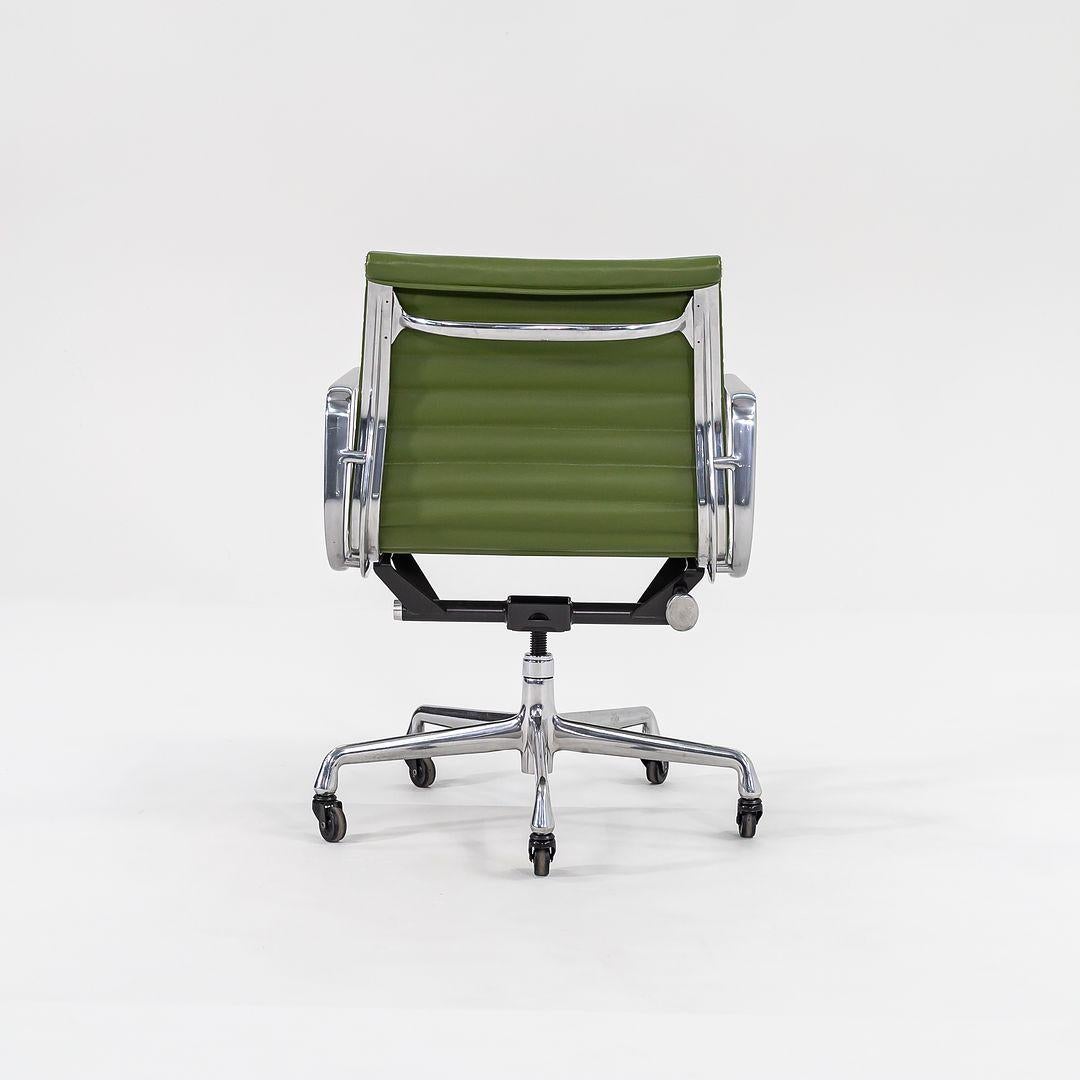 2007 Herman Milles Eames Aluminum Group Management Desk Chairs in Green Leather In Good Condition For Sale In Philadelphia, PA