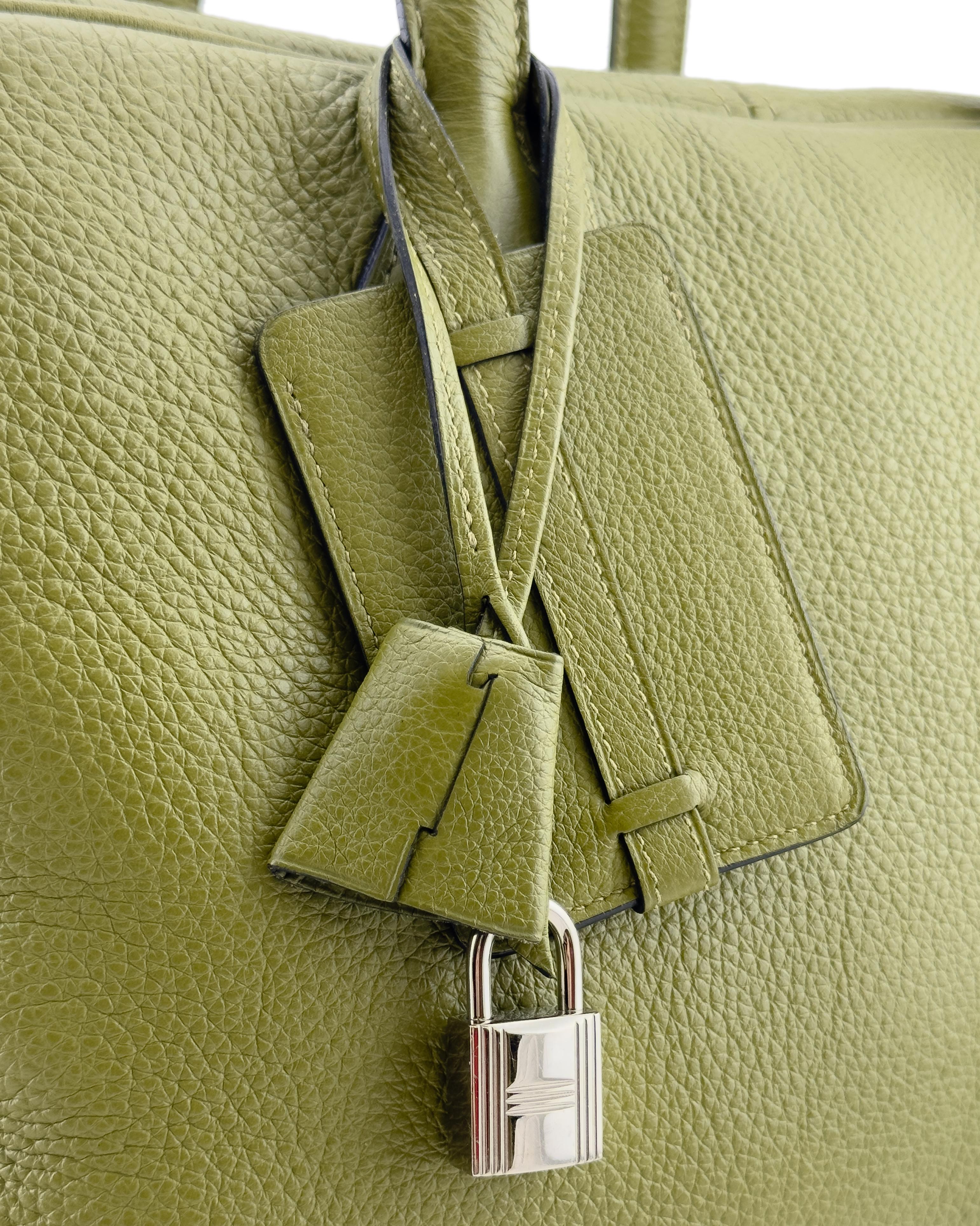 da uomo o donna 2007 Hermes Taurillon Clemence Victoria II 35cm in Vert Anis in vendita