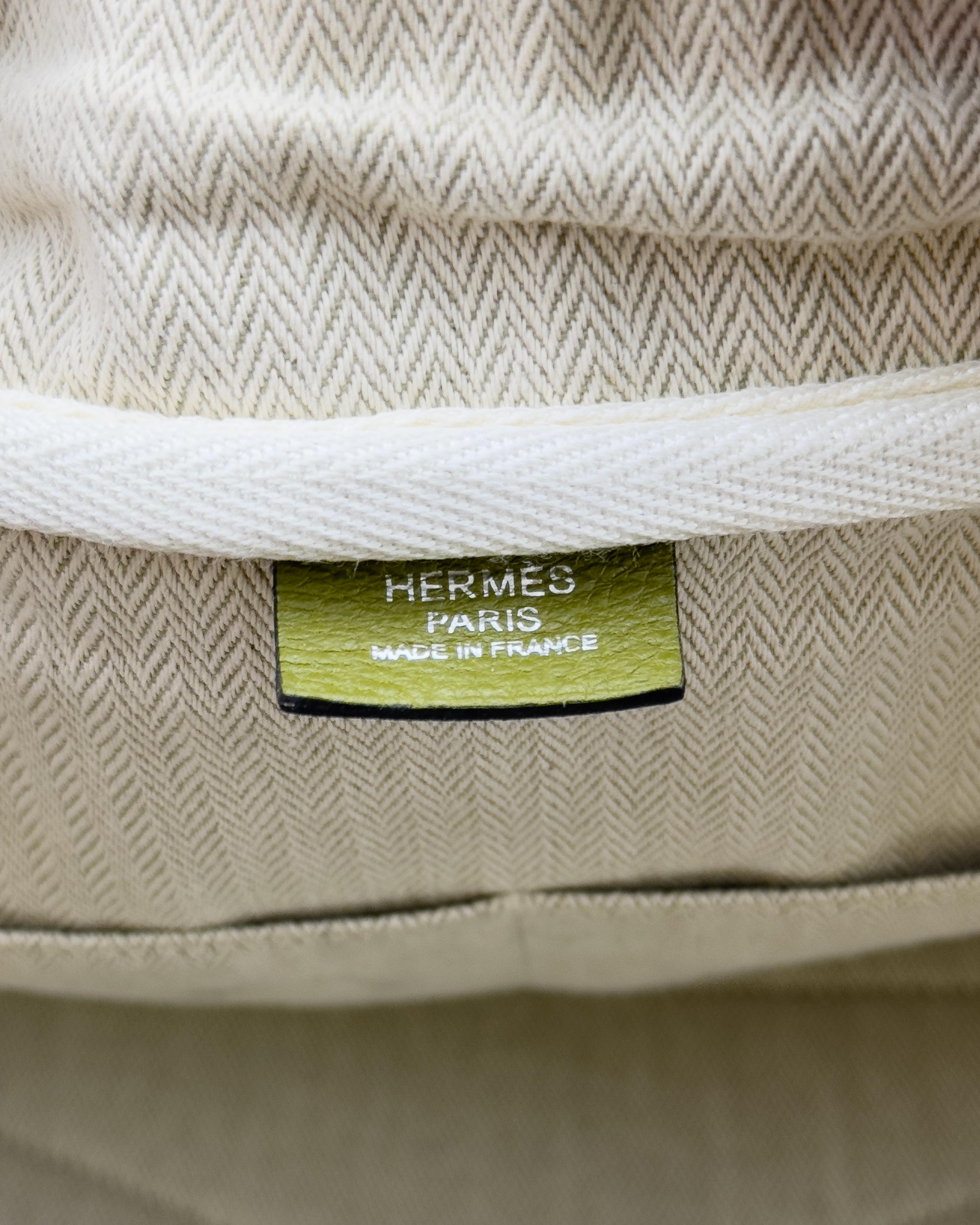 2007 Hermes Taurillon Clemence Victoria II 35cm in Vert Anis in vendita 3