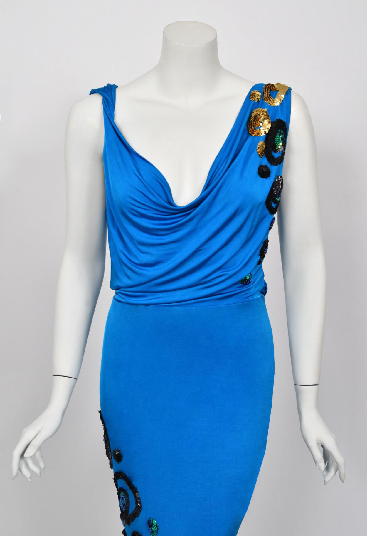 John Galliano - Robe sablier sans dos drapée en viscose bleu océan à sequins, 2007 2