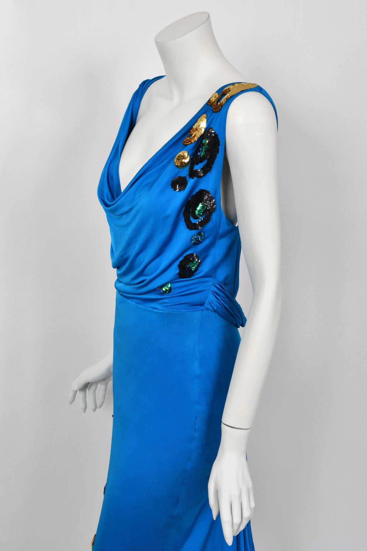 John Galliano - Robe sablier sans dos drapée en viscose bleu océan à sequins, 2007 4