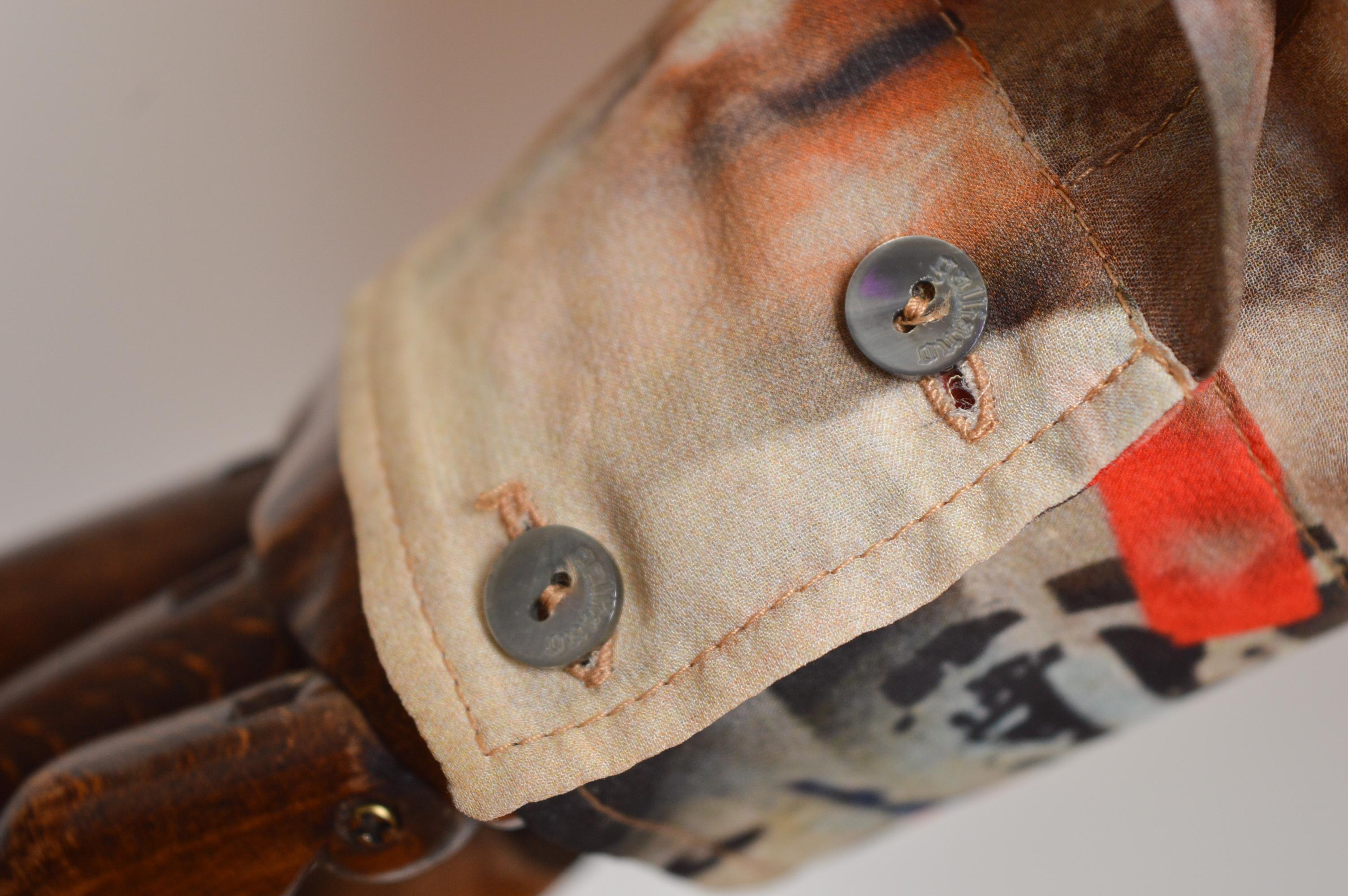 2007 John Galliano Camicia con stampa gazzetta in seta - Camicetta in vendita 6