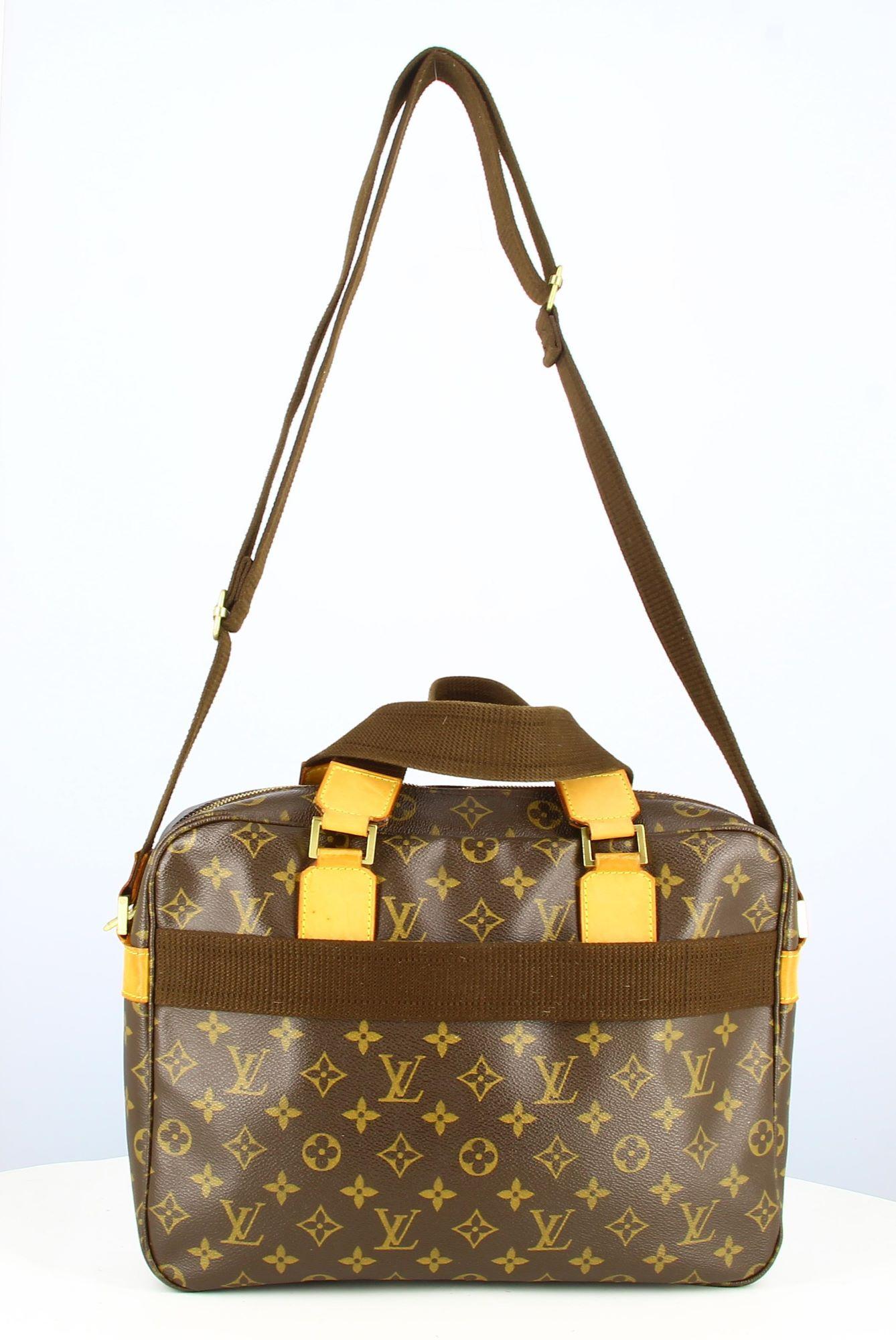 Women's or Men's 2007 Louis Vuitton Bosphore Monogram Bag 