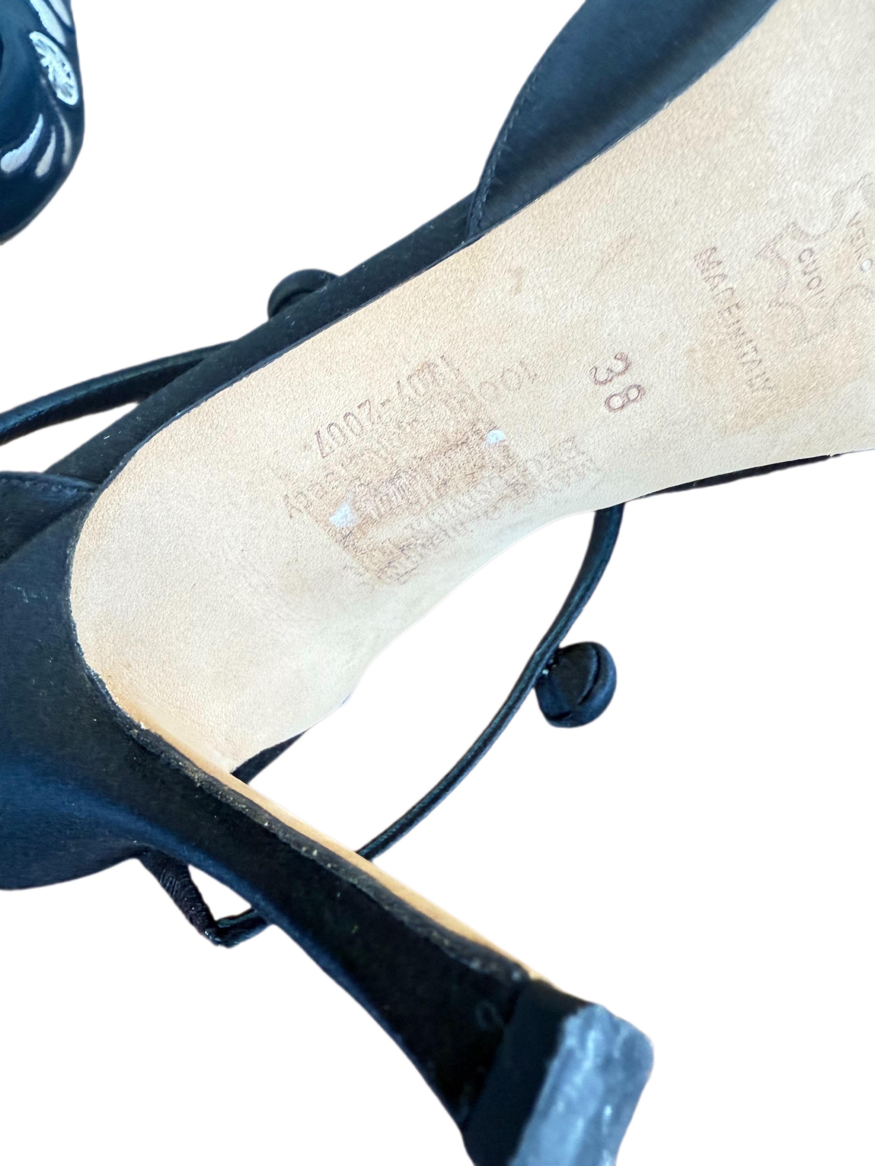 2007 Manolo Blahnik Edizione Limitata 38 / 8 Neiman Marcus Tacchi in Raso Ricamato in vendita 1