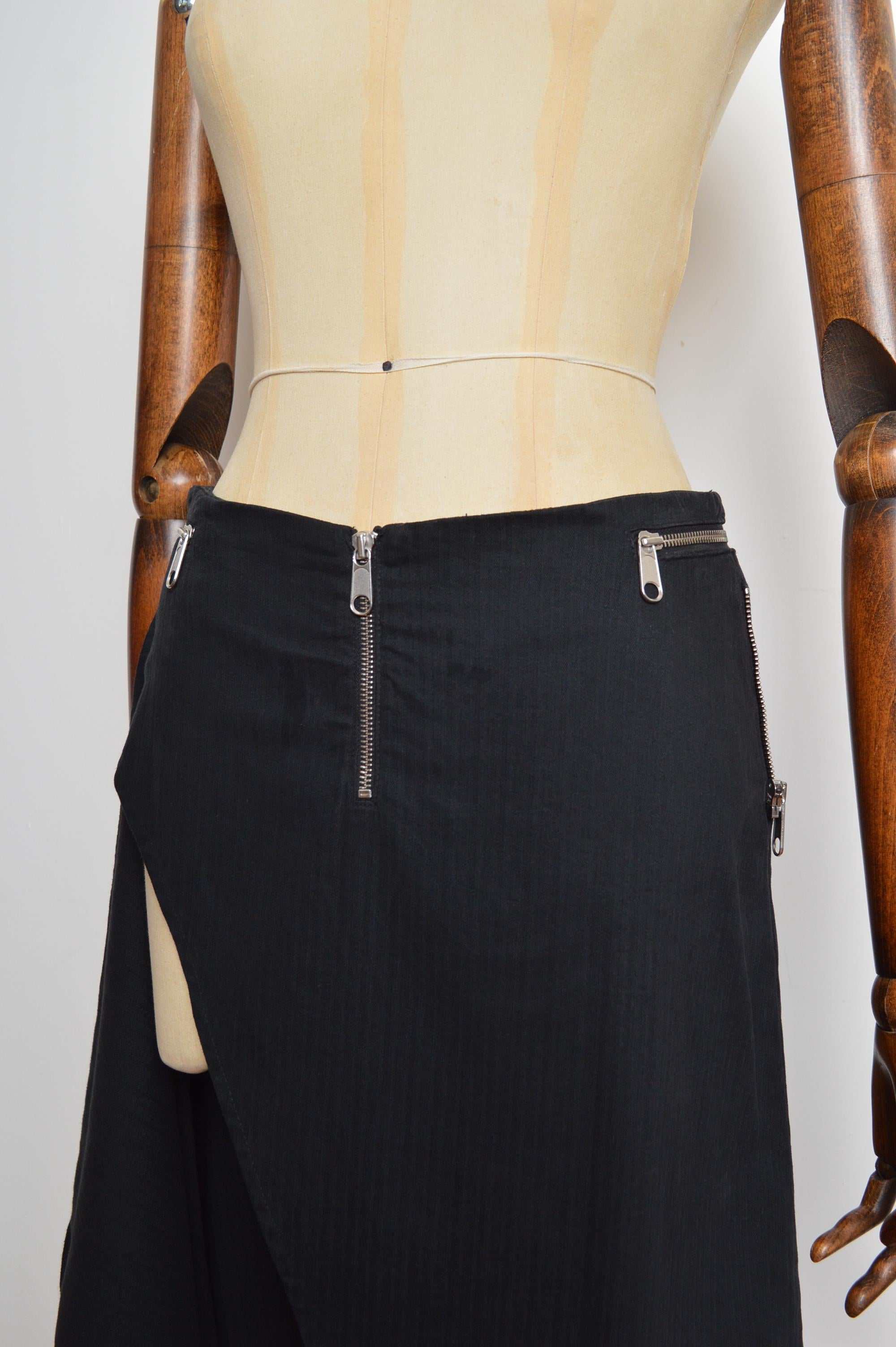 2007 Martin Margiela MM6 Technical Black Knee Length Multi Chrome Zip Skirt Bon état - En vente à Sheffield, GB