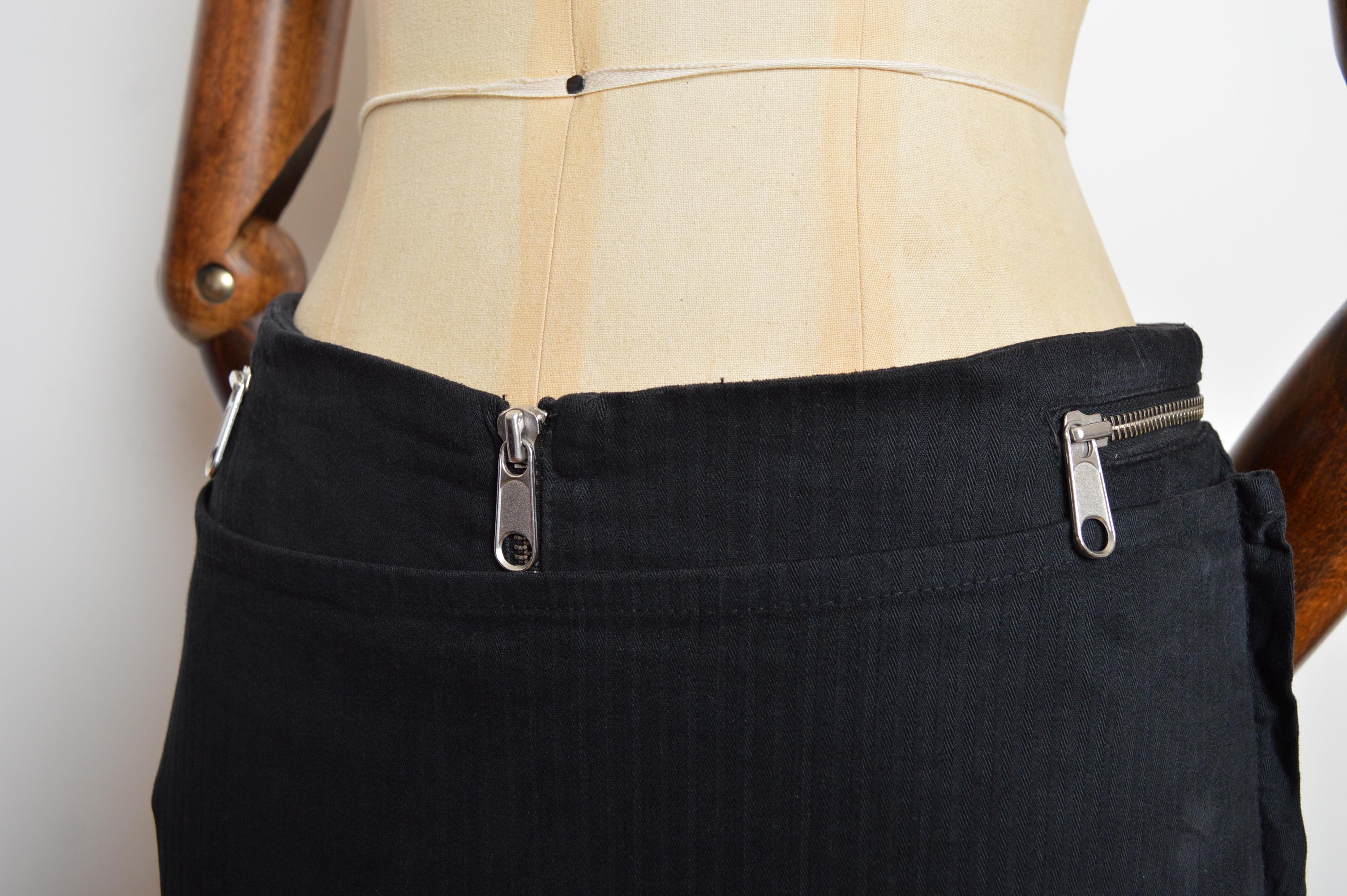 2007 Martin Margiela MM6 Technical Black Knee Length Multi Chrome Zip Skirt en vente 1