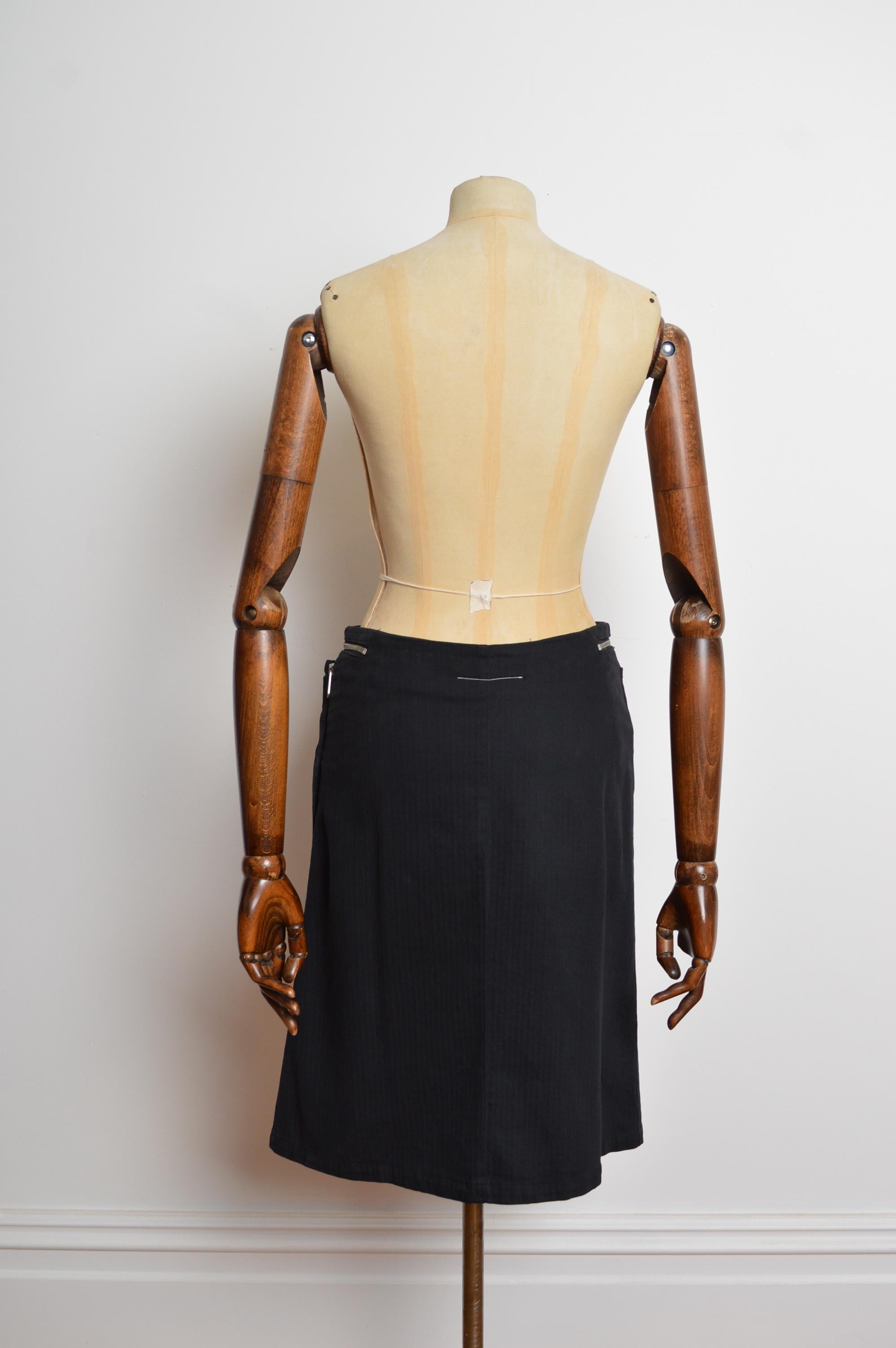 2007 Martin Margiela MM6 Technical Black Knee Length Multi Chrome Zip Skirt en vente 3