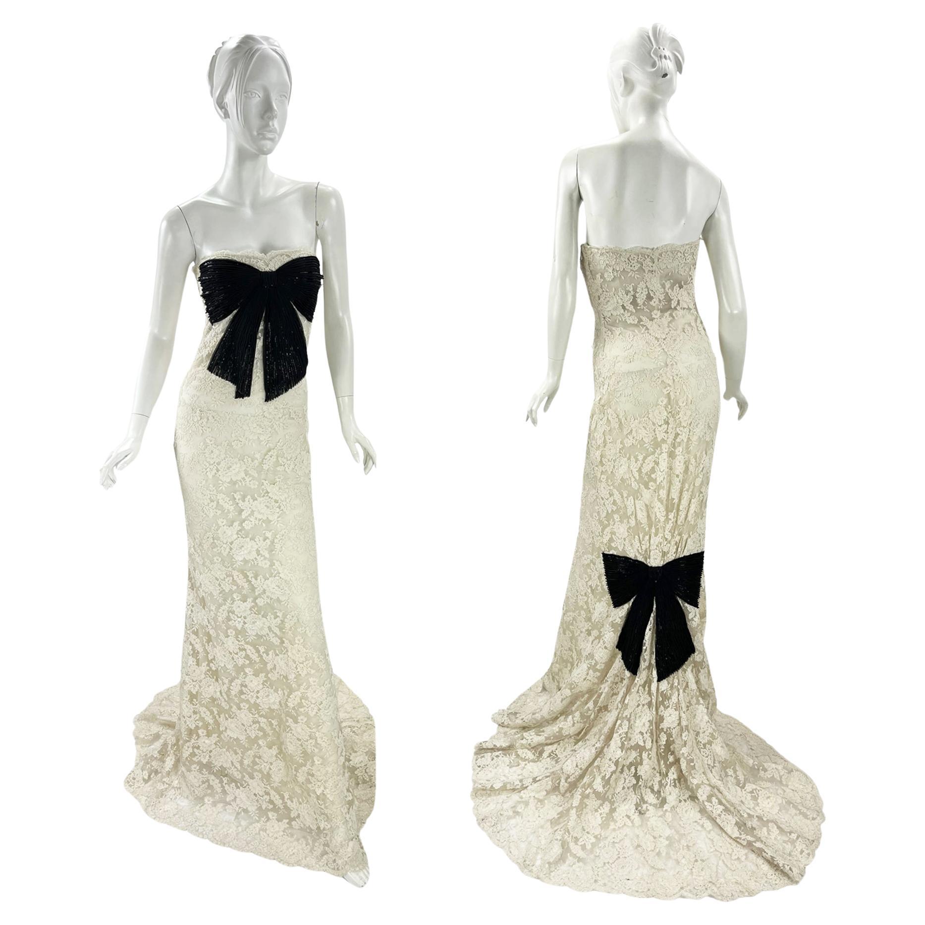 2007 Vintage Valentino lace gown with embellished bow Anne wore to Oscars For Sale