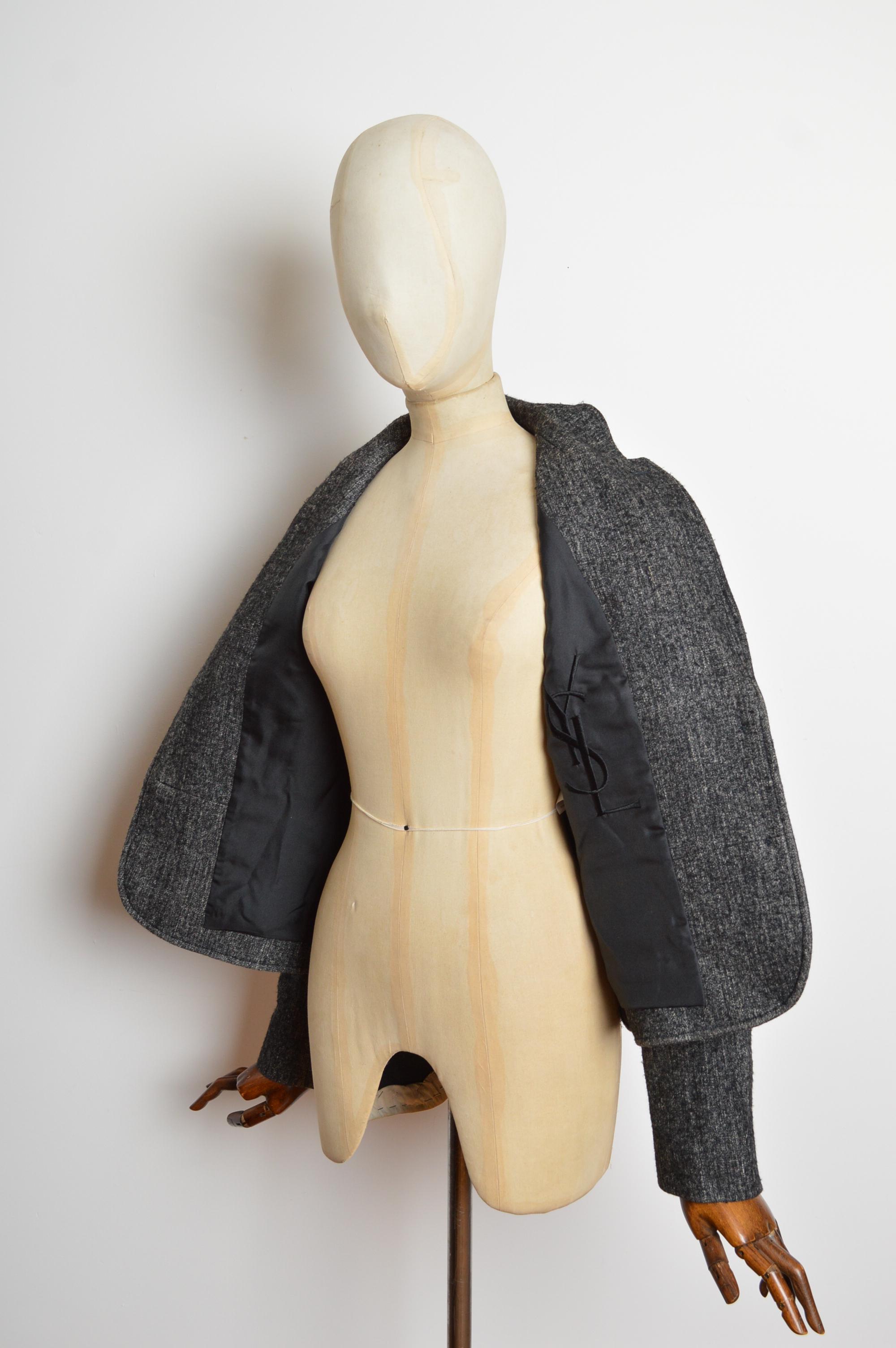 2007 Yves Saint Laurent Charcoal Grey Tailored Mottled Wool Military Blazer in vendita 8