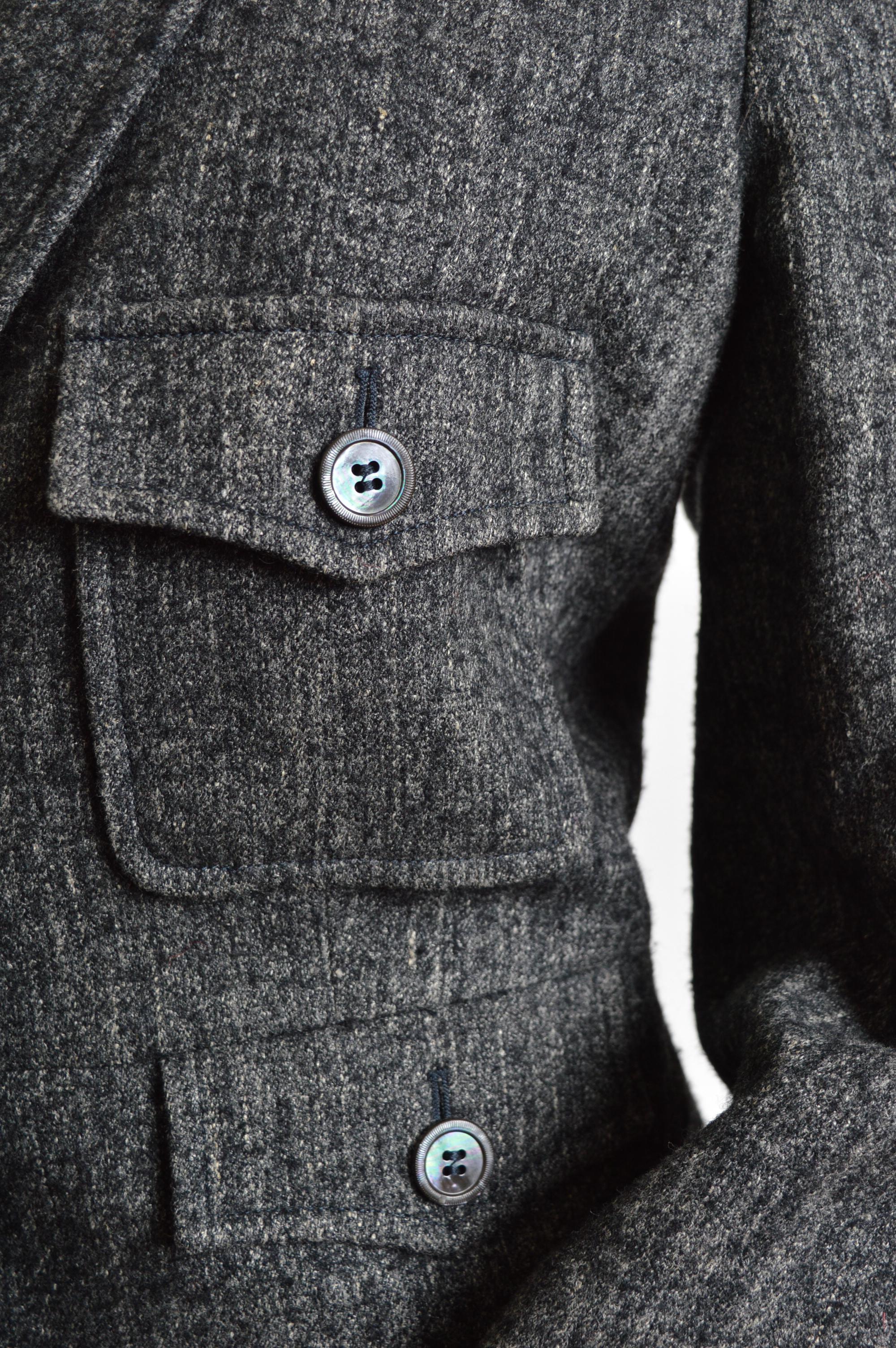 2007 Yves Saint Laurent Charcoal Grey Tailored Mottled Wool Military Blazer in vendita 2