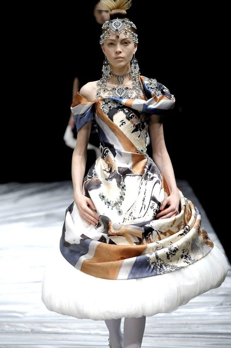 2008 Alexander McQueen Heritage Graphic Sweater For Sale 7