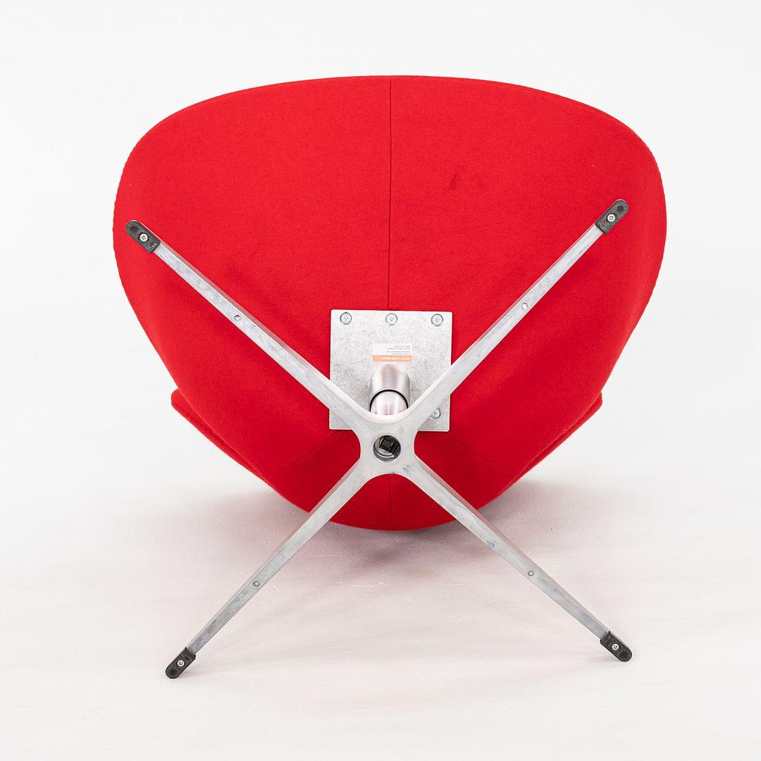 2008 Arne Jacobsen for Fritz Hansen Swan Lounge Chair in Red Fabric 3x Disponible en vente 1