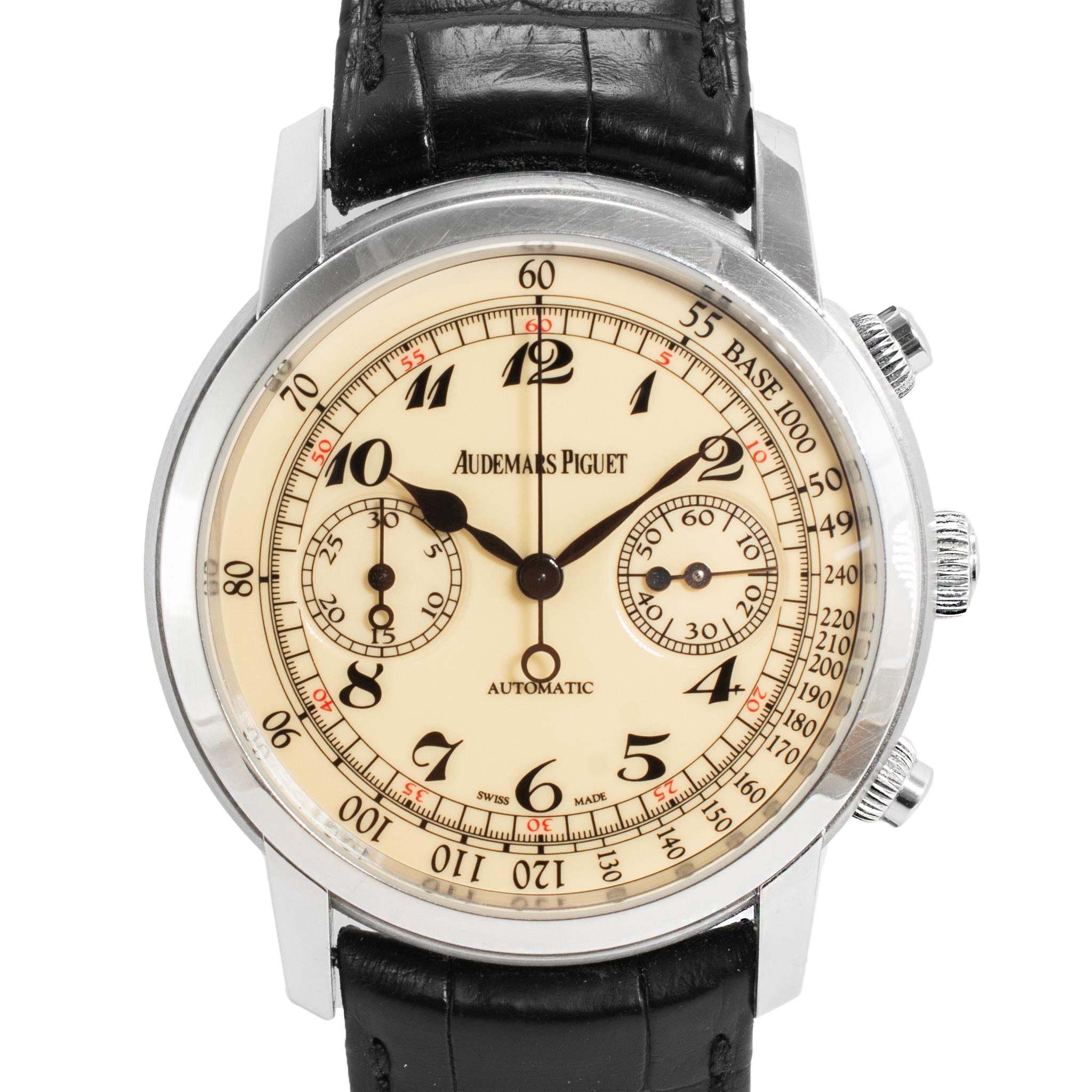 Marke: Audemars Piguet

Geschlecht: Männer

Metall Typ: 18K Weißgold

Durchmesser: 41,00 mm

Gewicht: 120,32 Gramm

AUDEMARS PIGUET Herrenarmbanduhr aus 18 Karat Weißgold von AUDEMARS PIGUET aus der Schweiz. Eingraviert mit 