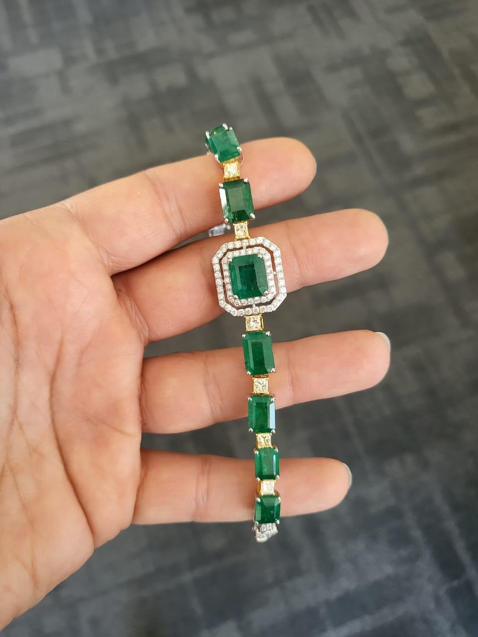 Emerald Cut 20.08 Carats Natural Zambian Emerald & Yellow Diamonds Link Bracelet For Sale