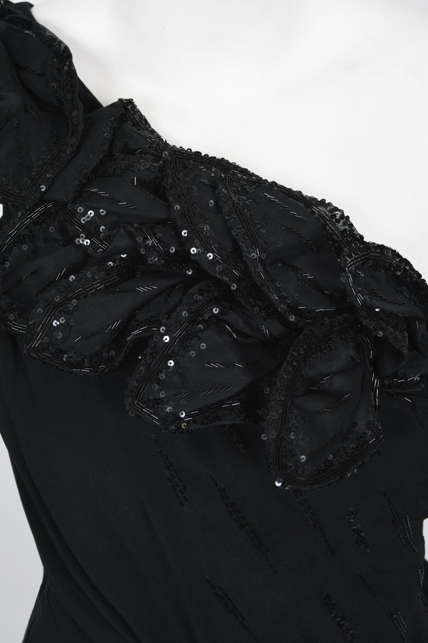 Robe Christian Dior by John Galliano en soie noire perlée à fente haute et coupe en biais, 2008 en vente 2