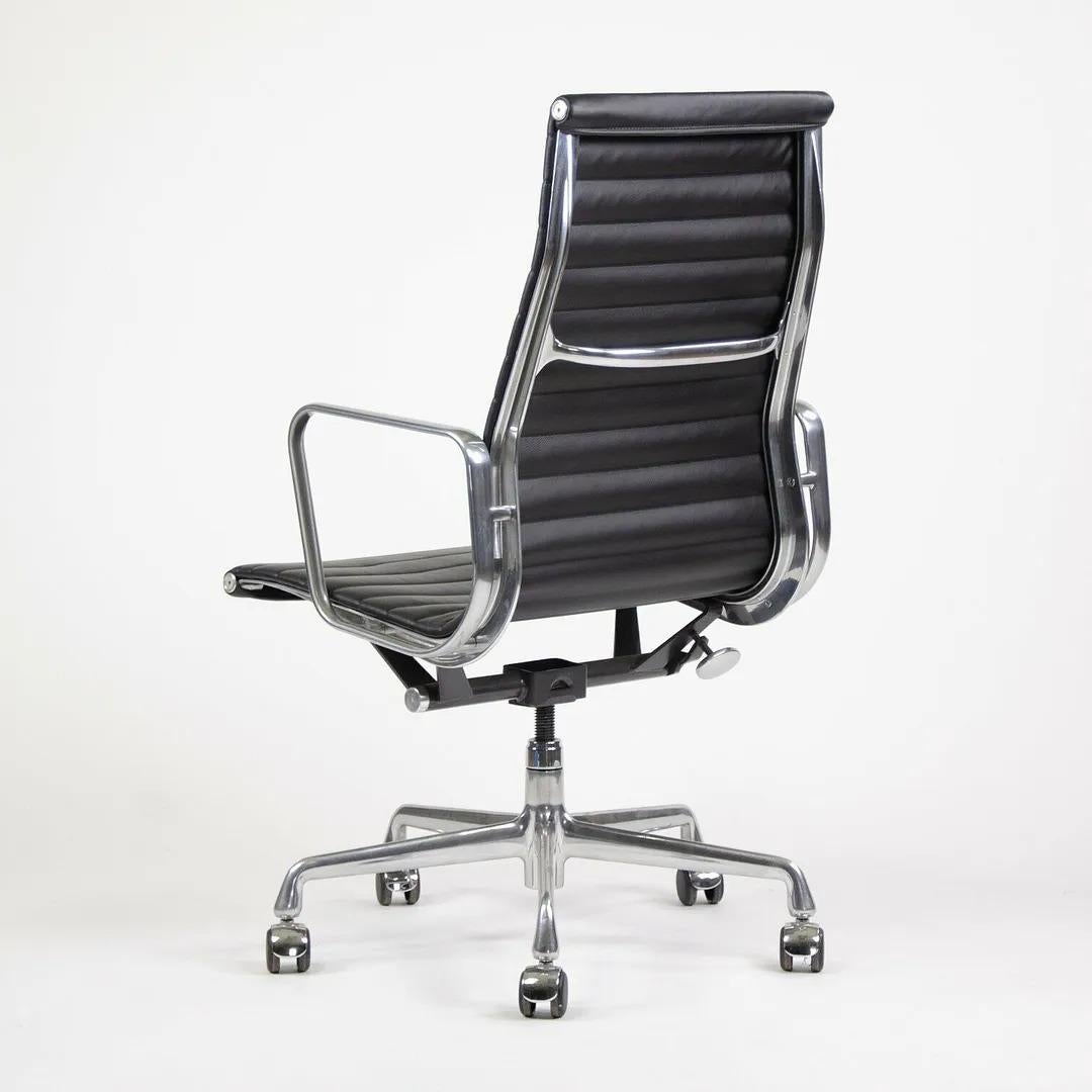 2008 Eames Herman Miller Aluminum Group Executive Desk Chair Black Sets Avail In Good Condition For Sale In Philadelphia, PA