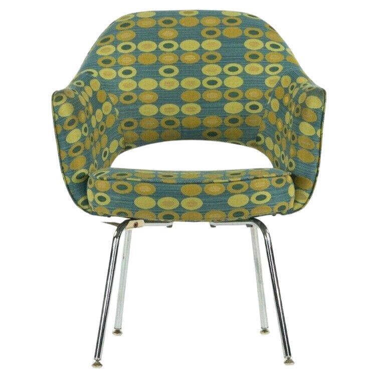 Listed for sale is a single (The price listed is for one chair, however, four are available) Eero Saarinen for Knoll executive arm chair in Knoll's 5A Peacock color of the Abacus fabric. The chairs were produced circa 2008 and are in gorgeous