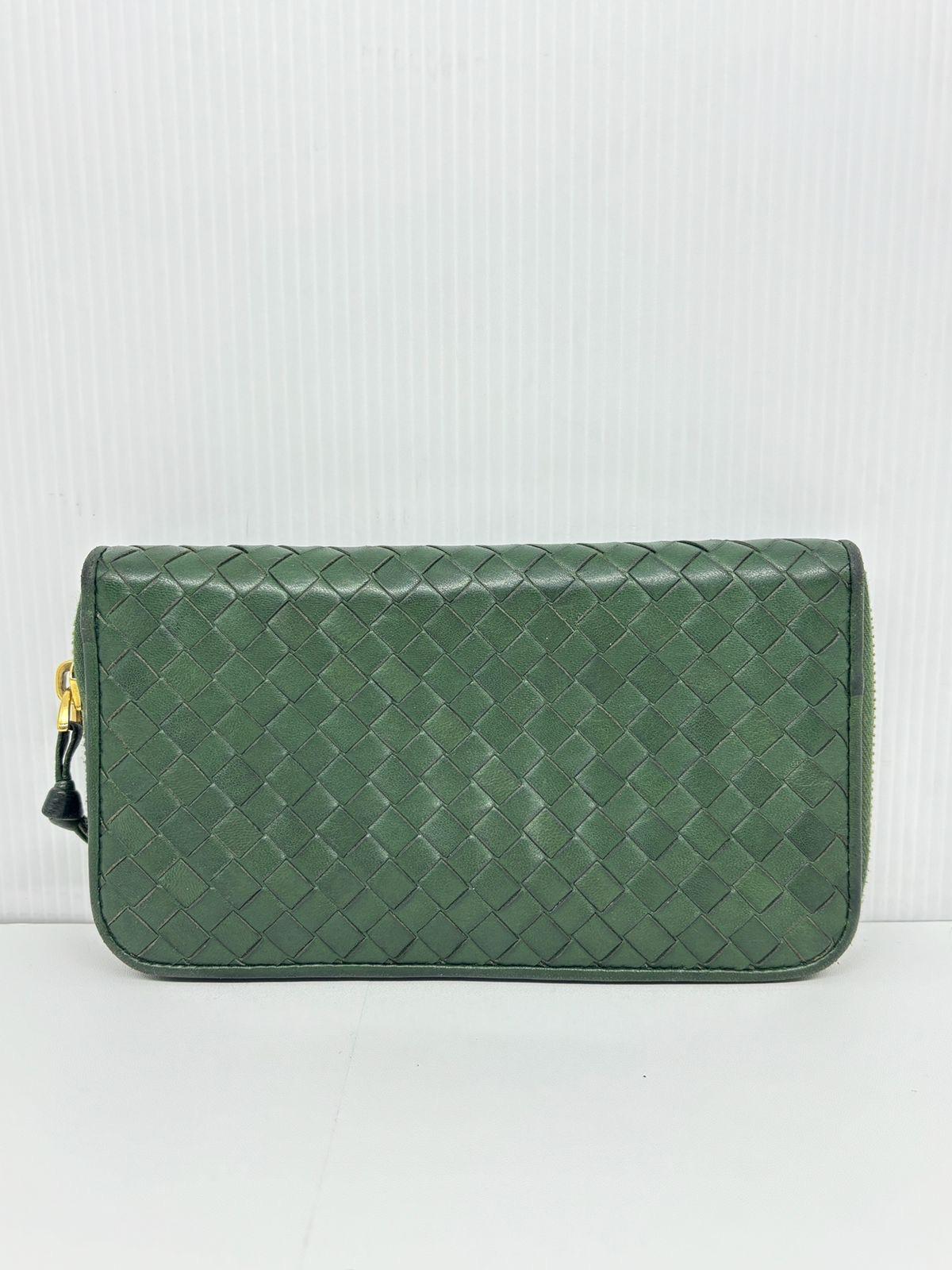 2008 Portafoglio con zip lunga Intrecciato Verde Foresta In condizioni buone in vendita a Jakarta, Daerah Khusus Ibukota Jakarta