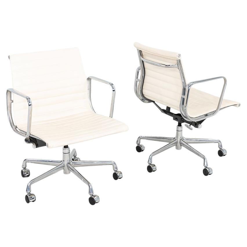 2008 Herman Miller Eames Aluminum Management Desk Chair in Cream Leather