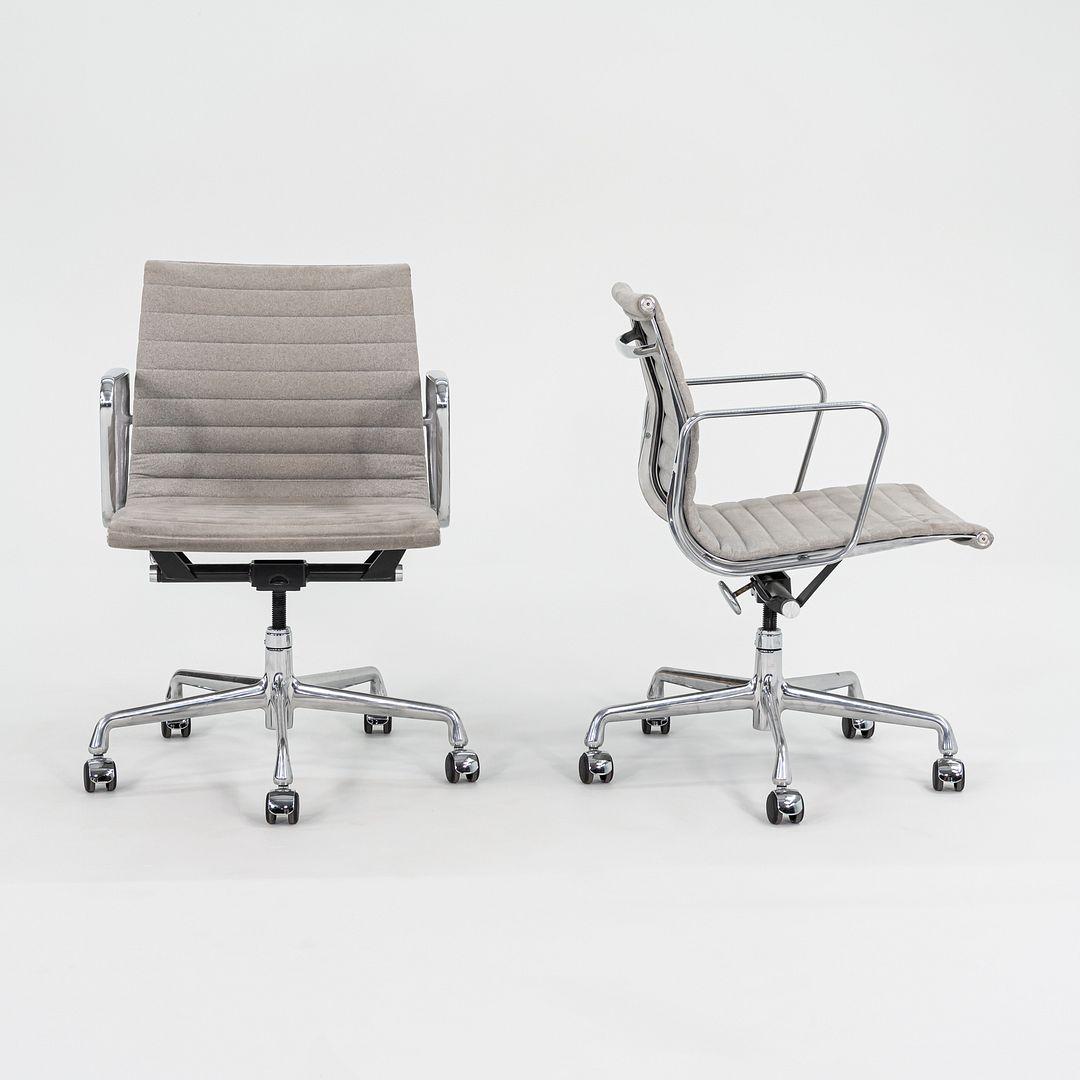 2008 Herman Miller Eames Aluminum Management Desk Chair in tessuto di feltro maculato in vendita 5