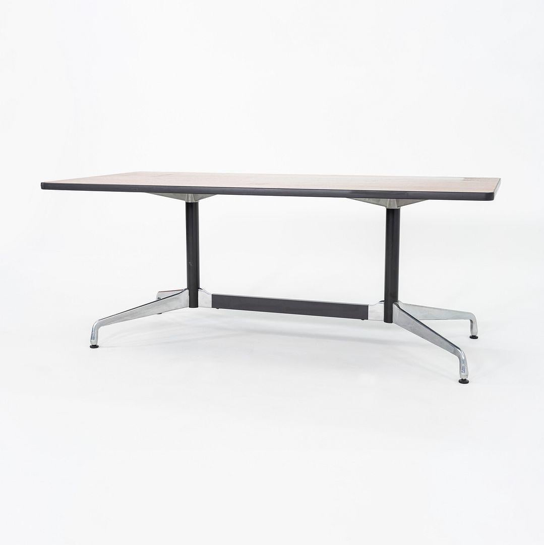 2008 Herman Miller Mesa de comedor segmentada Eames / Mesa de conferencias en roble oscuro en venta 3