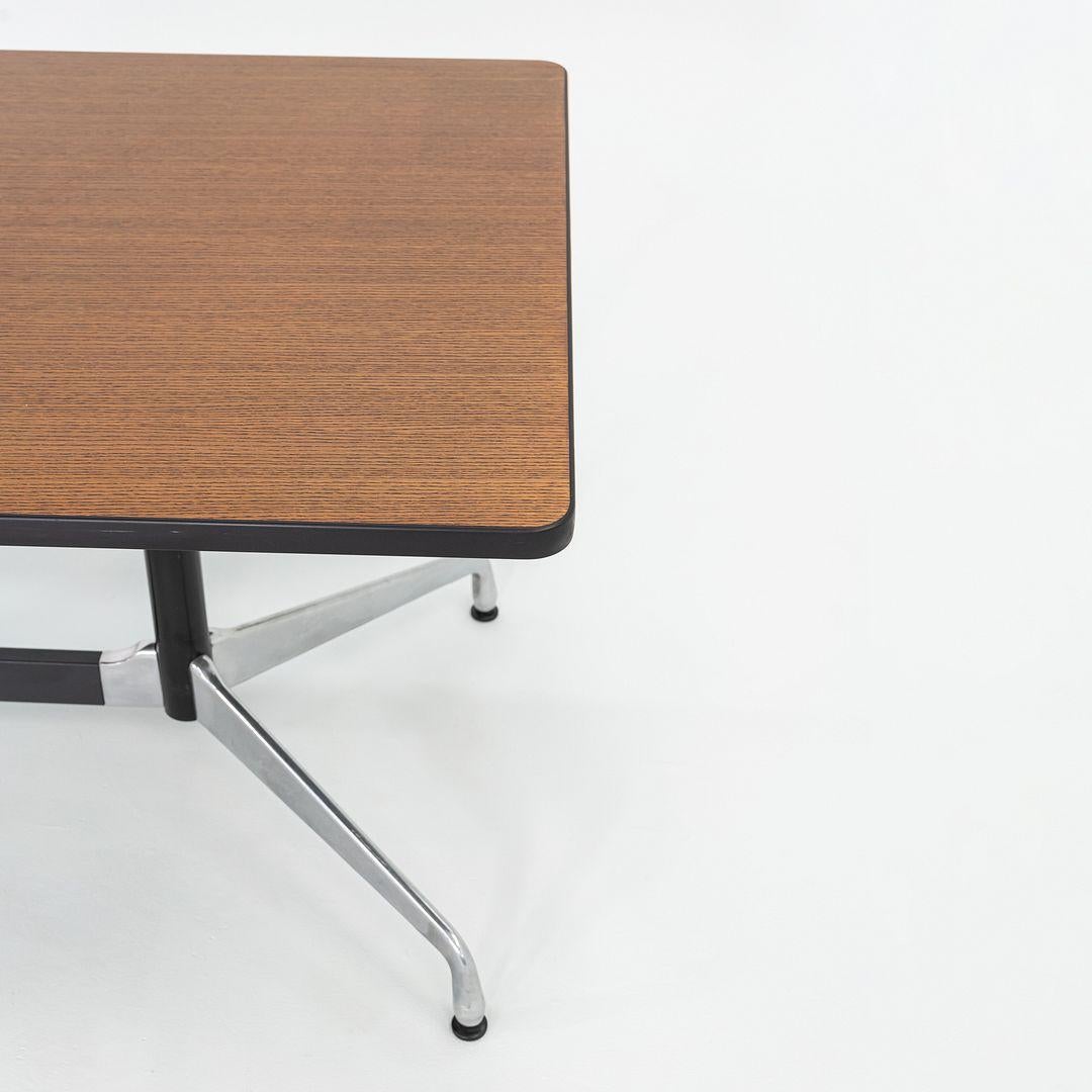 2008 Herman Miller Mesa de comedor segmentada Eames / Mesa de conferencias en roble oscuro Siglo XXI y contemporáneo en venta