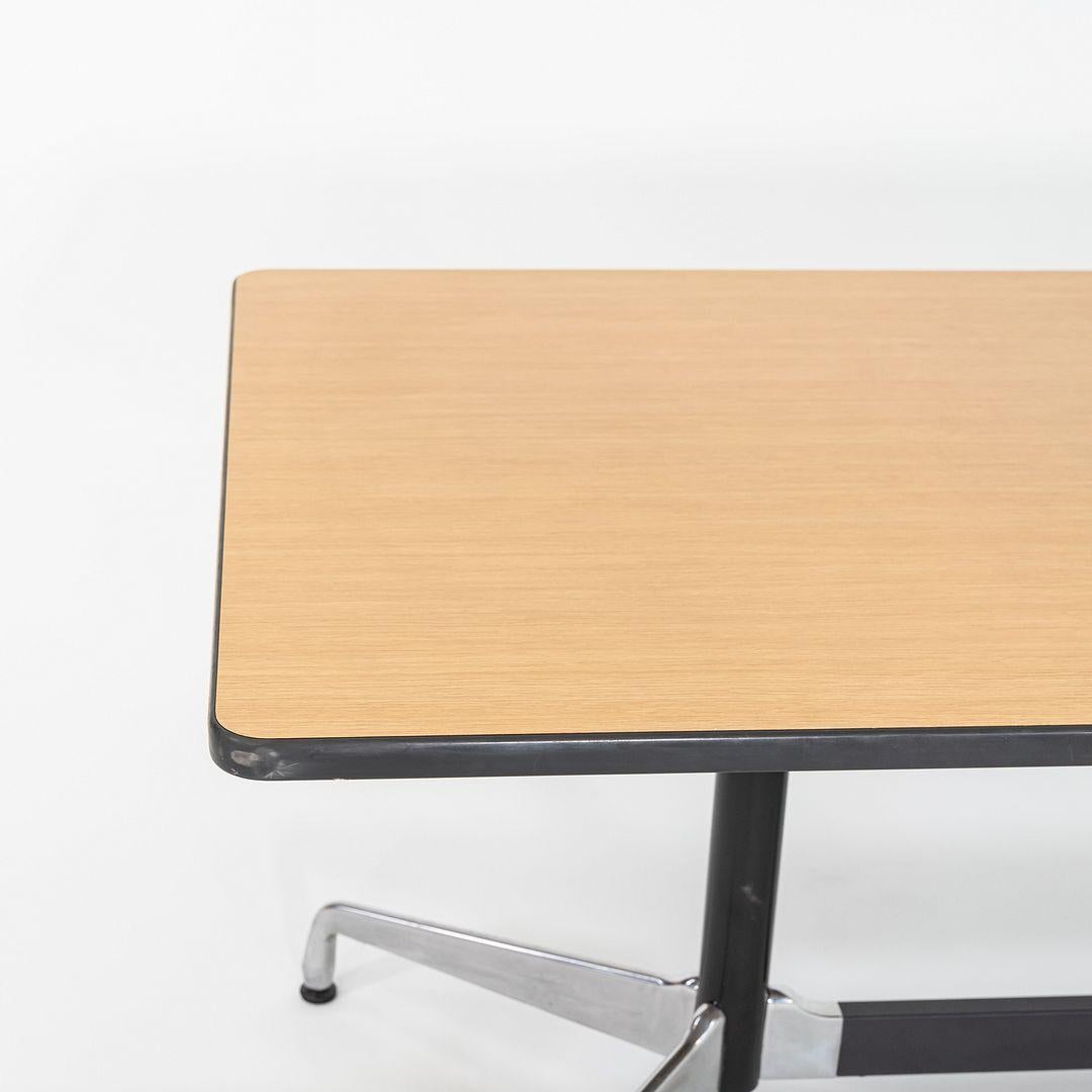 2008 Herman Miller Mesa de comedor segmentada Eames / Mesa de conferencias en roble claro en venta 5