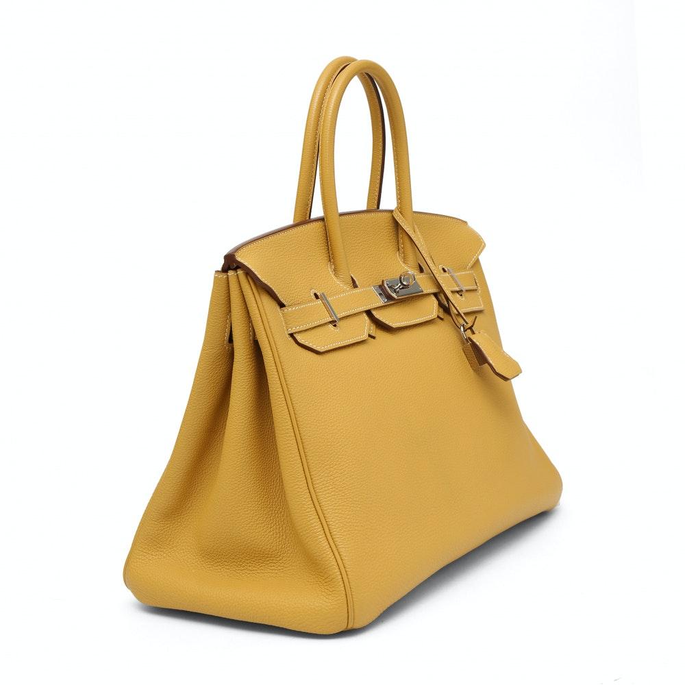 Hermés amber yellow 35 birkin bag
 Vintage bag from 2008 that shows little signs of use on the hardware and in the corners. 

Measurements
Width: 35 cm
Height: 24 cm
Depth: 17 cm
