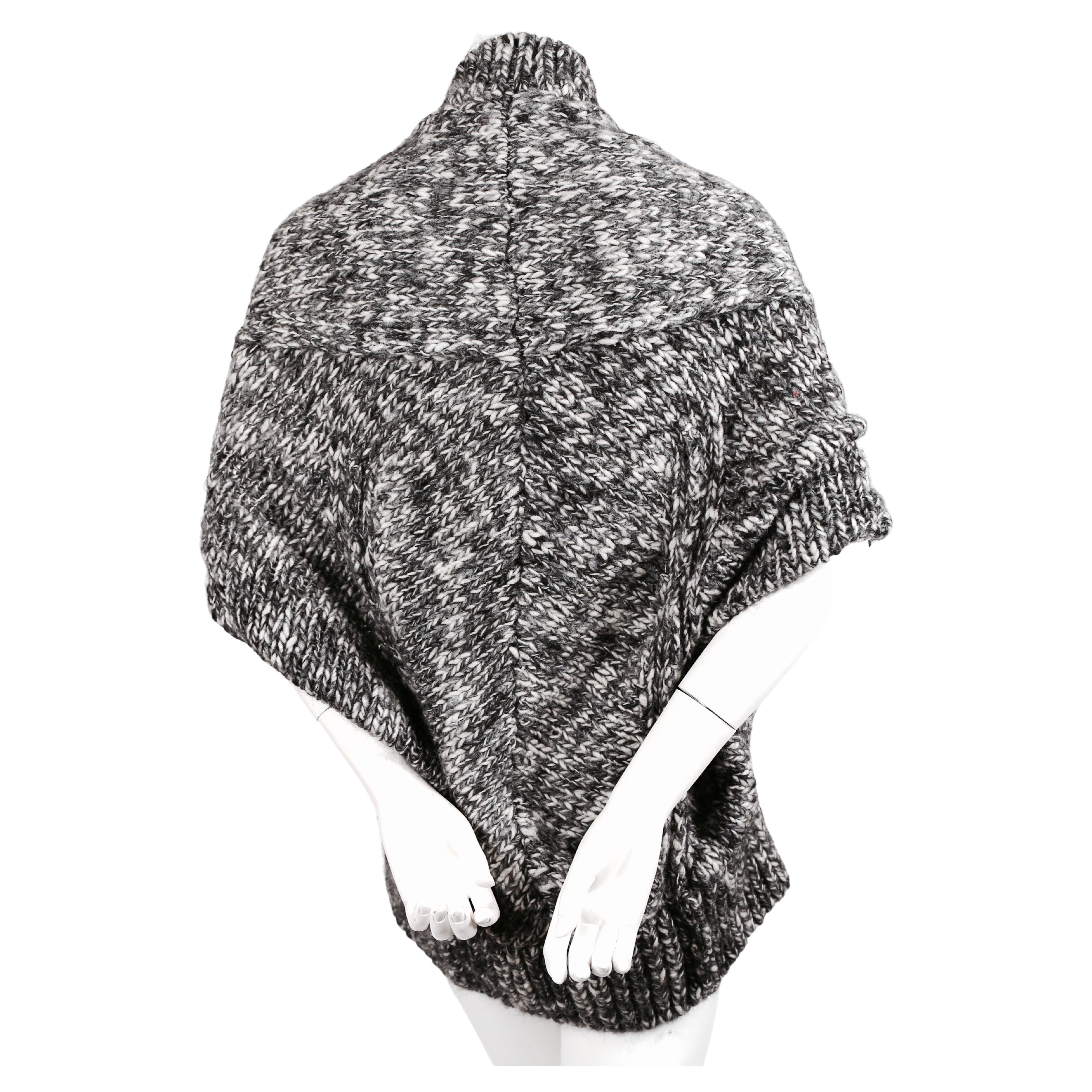 2008 JUNYA WATANABE grey marled knit poncho sweater In Good Condition For Sale In San Fransisco, CA